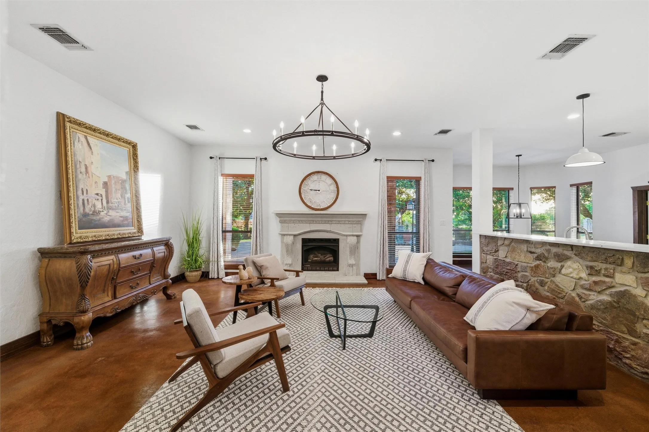 Single Family Residence For Sale in Ellis County , 5079 April Lane, Waxahachie, Texas 75165, 5 Bedroom, 4 Bathroom, 3 Garage spaces, 4,456 Sqft, built in 2002, Price $899,000, mls#21270979, Real Estate Agent in Waxahachie, Homes For Sale in Ellis county, Homes For Sale in Waxahachie, Realtor in Waxahachie Texas, Real Estate Brokerage Independent Realty Texas, Luminita Cordes Realtor