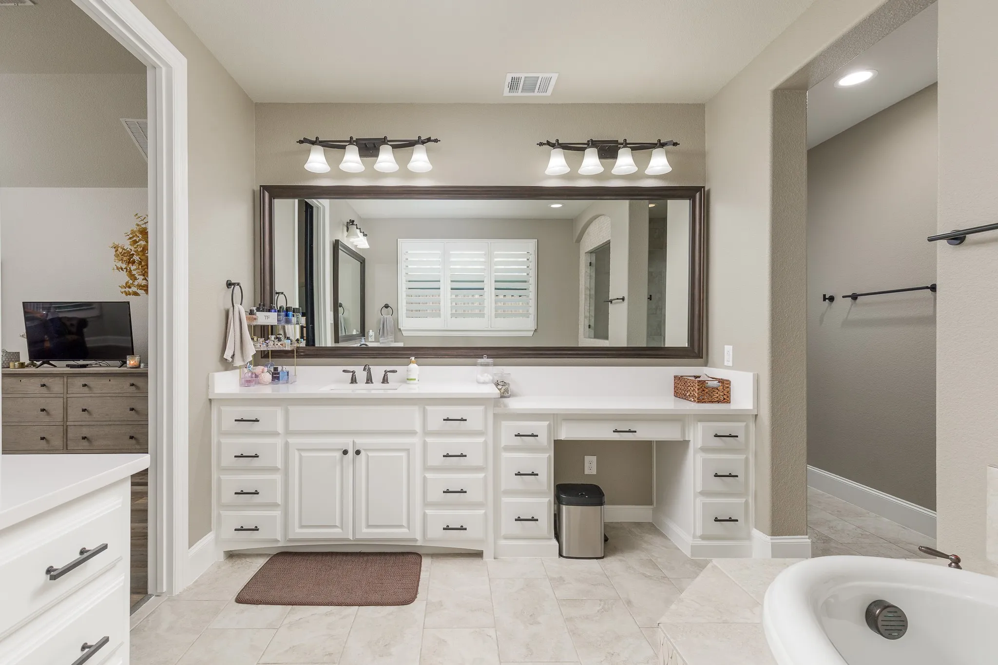 Single Family Residence For Sale in Collin County , 3420 Redpine Drive, Prosper, Texas 75078, 5 Bedroom, 5 Bathroom, 3 Garage spaces, 4,352 Sqft, built in 2016, mls#21270544, Real Estate Agent in Prosper, Homes For Sale in Collin county, Homes For Sale in Prosper, Realtor in Prosper Texas, Real Estate Brokerage Independent Realty Texas, Luminita Cordes Realtor