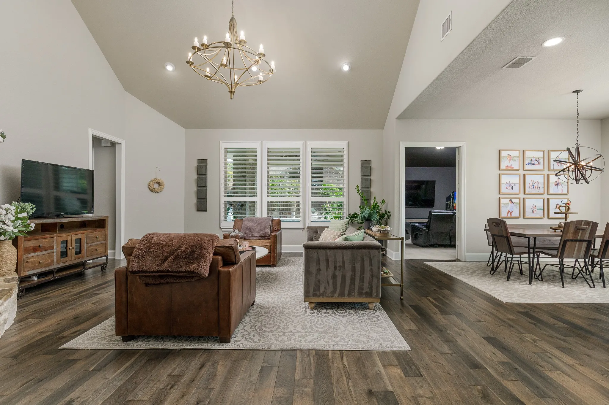 Single Family Residence For Sale in Collin County , 3420 Redpine Drive, Prosper, Texas 75078, 5 Bedroom, 5 Bathroom, 3 Garage spaces, 4,352 Sqft, built in 2016, mls#21270544, Real Estate Agent in Prosper, Homes For Sale in Collin county, Homes For Sale in Prosper, Realtor in Prosper Texas, Real Estate Brokerage Independent Realty Texas, Luminita Cordes Realtor