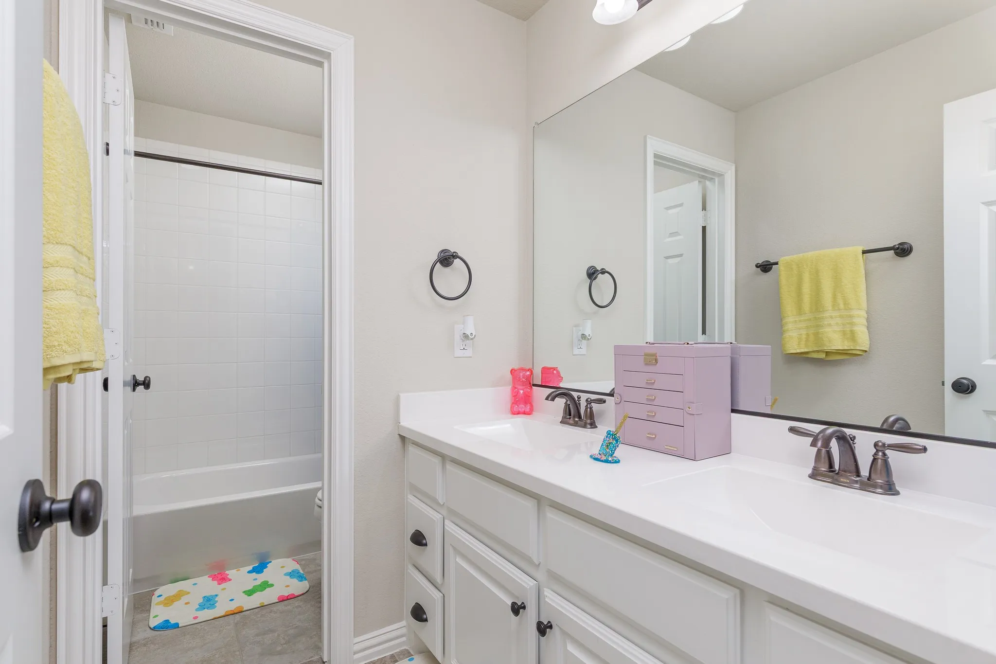 Single Family Residence For Sale in Collin County , 3420 Redpine Drive, Prosper, Texas 75078, 5 Bedroom, 5 Bathroom, 3 Garage spaces, 4,352 Sqft, built in 2016, mls#21270544, Real Estate Agent in Prosper, Homes For Sale in Collin county, Homes For Sale in Prosper, Realtor in Prosper Texas, Real Estate Brokerage Independent Realty Texas, Luminita Cordes Realtor