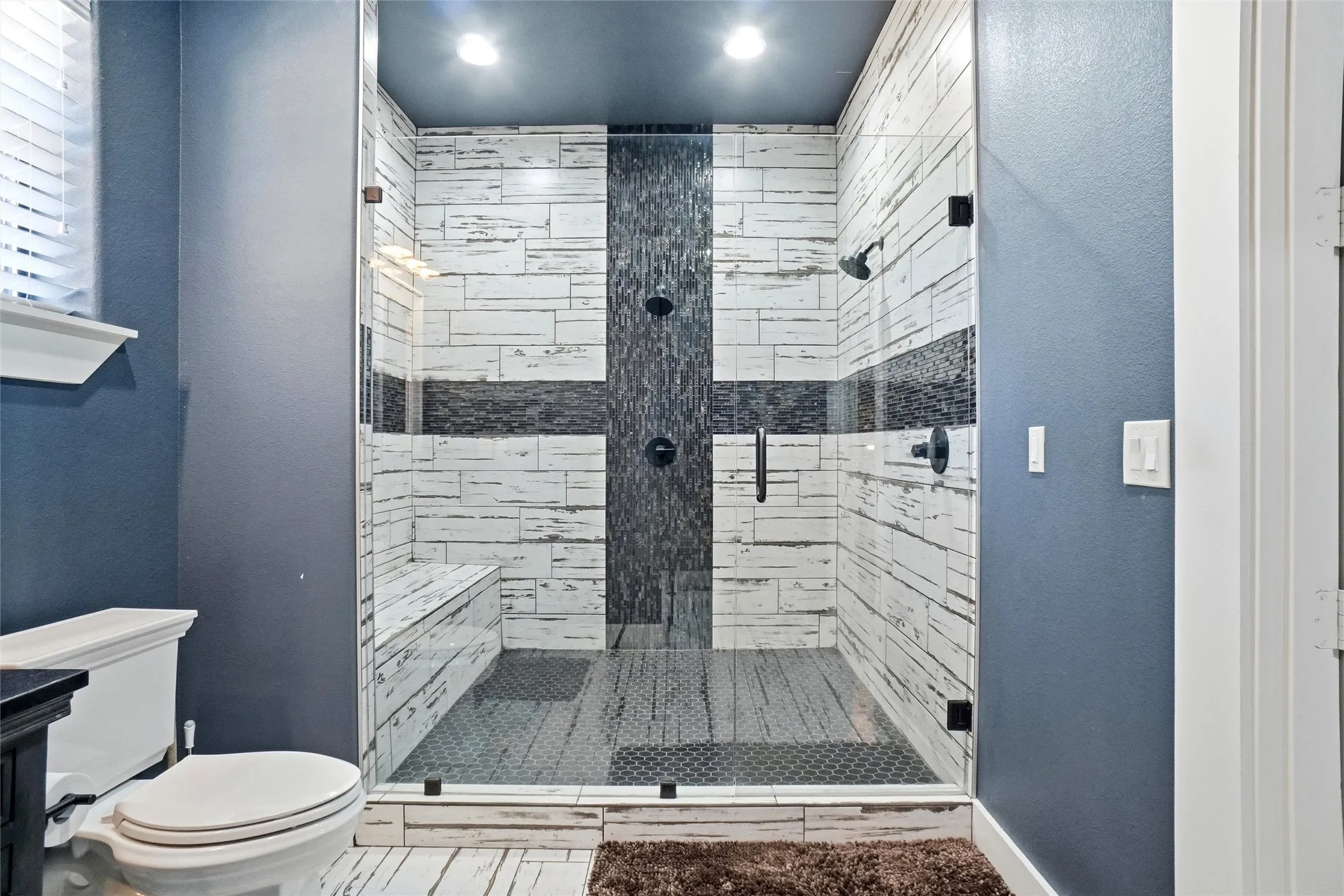 Single Family Residence For Sale in Tarrant County , 13240 Briar Road, Azle, Texas 76020, 4 Bedroom, 3 Bathroom, 4 Garage spaces, 5,000 Sqft, built in 2022, mls#20491379, Real Estate Agent in Azle, Homes For Sale in Tarrant county, Homes For Sale in Azle, Realtor in Azle Texas, Real Estate Brokerage Independent Realty Texas, Luminita Cordes Realtor