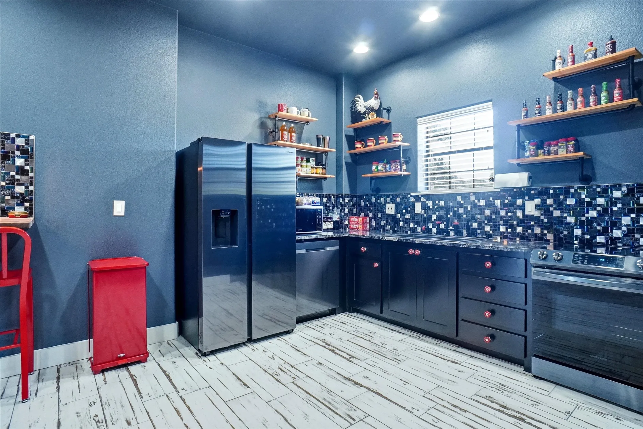 Secondary residence, fully functional kitchen with washer and dryer; all appliances can convey.