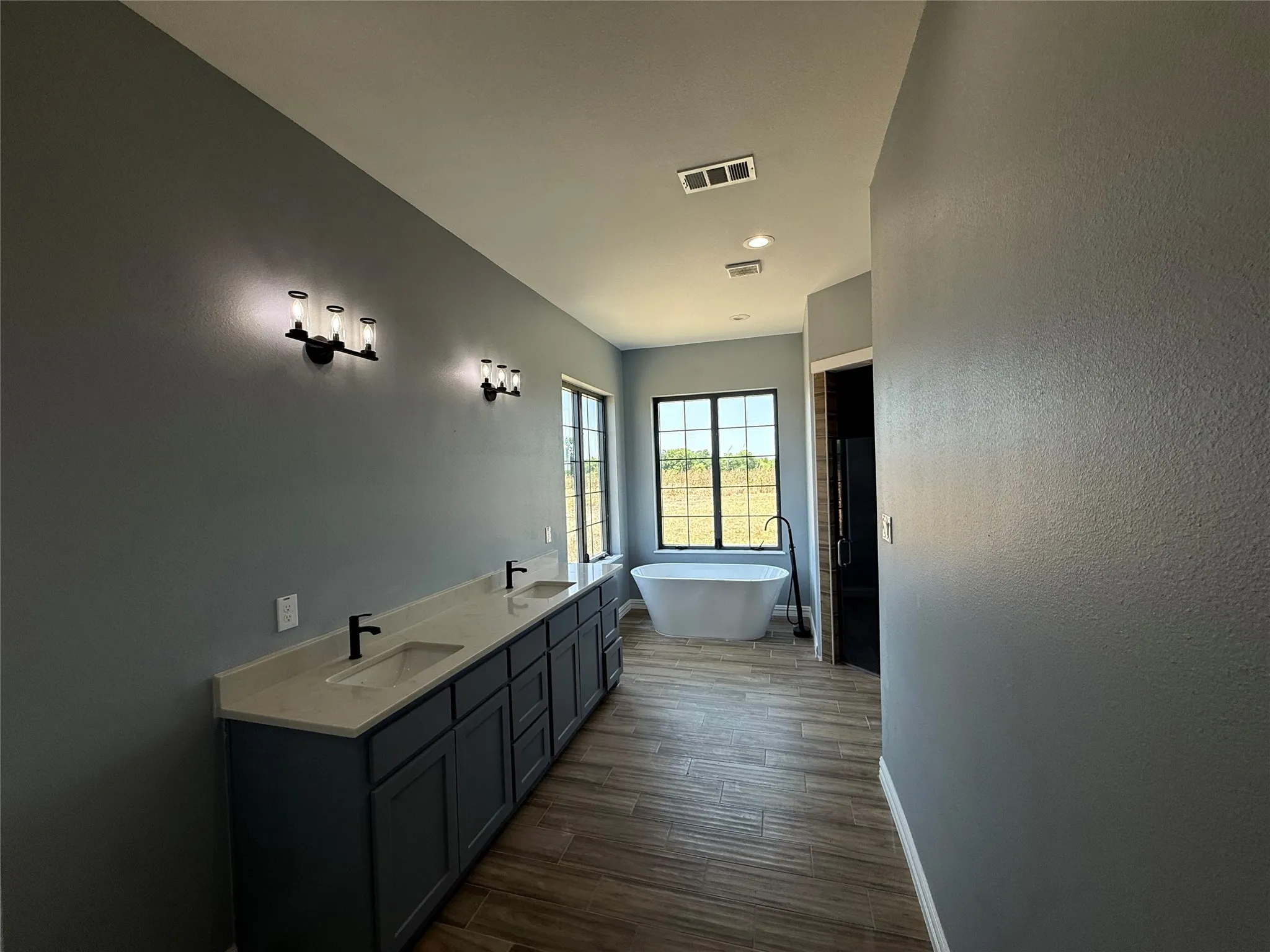 Farm For Sale in Cooke County , 1405 County Road 247, Valley View, Texas 76272, 4 Bedroom, 4 Bathroom, 2 Garage spaces, 3,562 Sqft, built in 2019, mls#21247872, Real Estate Agent in Valley View, Homes For Sale in Cooke county, Homes For Sale in Valley View, Realtor in Valley View Texas, Real Estate Brokerage Independent Realty Texas, Luminita Cordes Realtor