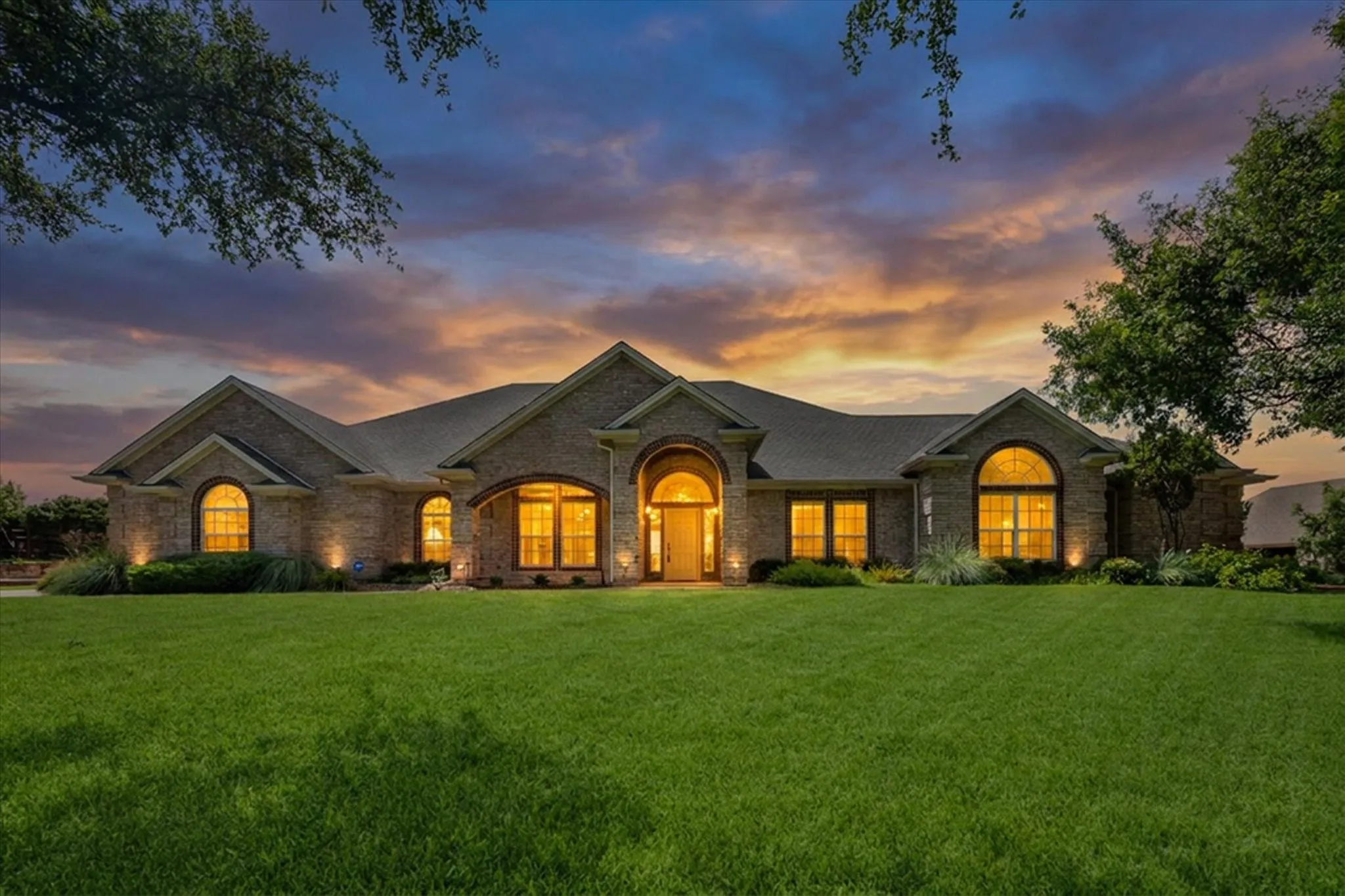 Single Family Residence For Sale in Parker County , 128 Rim Rock Road, Aledo, Texas 76008, 4 Bedroom, 4 Bathroom, 4 Garage spaces, 3,733 Sqft, built in 1998, mls#21270028, Real Estate Agent in Aledo, Homes For Sale in Parker county, Homes For Sale in Aledo, Realtor in Aledo Texas, Real Estate Brokerage Independent Realty Texas, Luminita Cordes Realtor