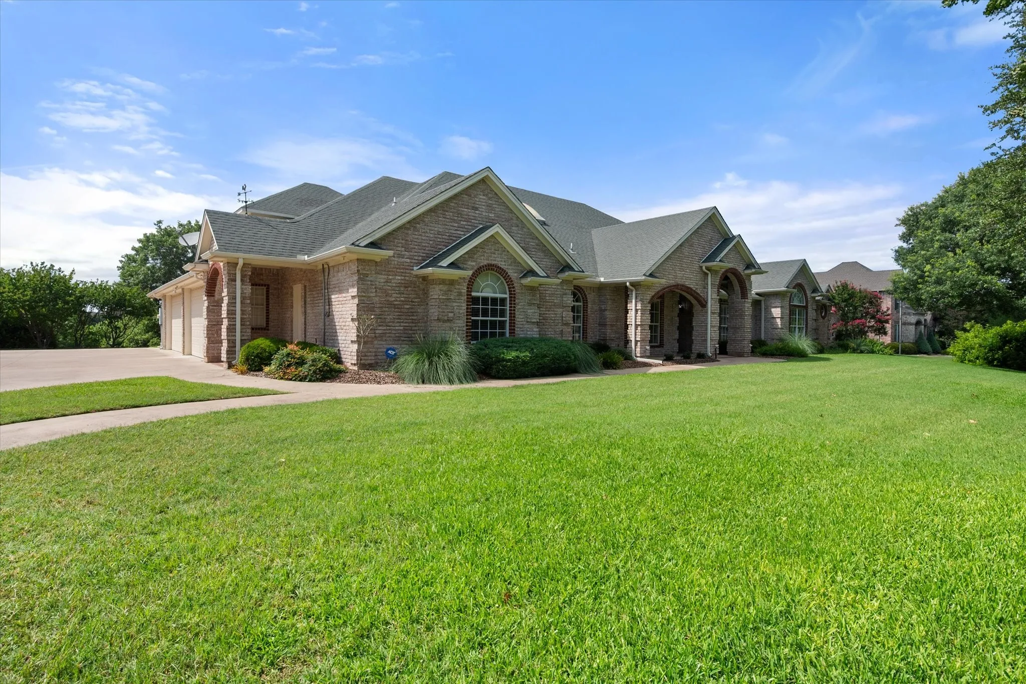 Single Family Residence For Sale in Parker County , 128 Rim Rock Road, Aledo, Texas 76008, 4 Bedroom, 4 Bathroom, 4 Garage spaces, 3,733 Sqft, built in 1998, mls#21270028, Real Estate Agent in Aledo, Homes For Sale in Parker county, Homes For Sale in Aledo, Realtor in Aledo Texas, Real Estate Brokerage Independent Realty Texas, Luminita Cordes Realtor