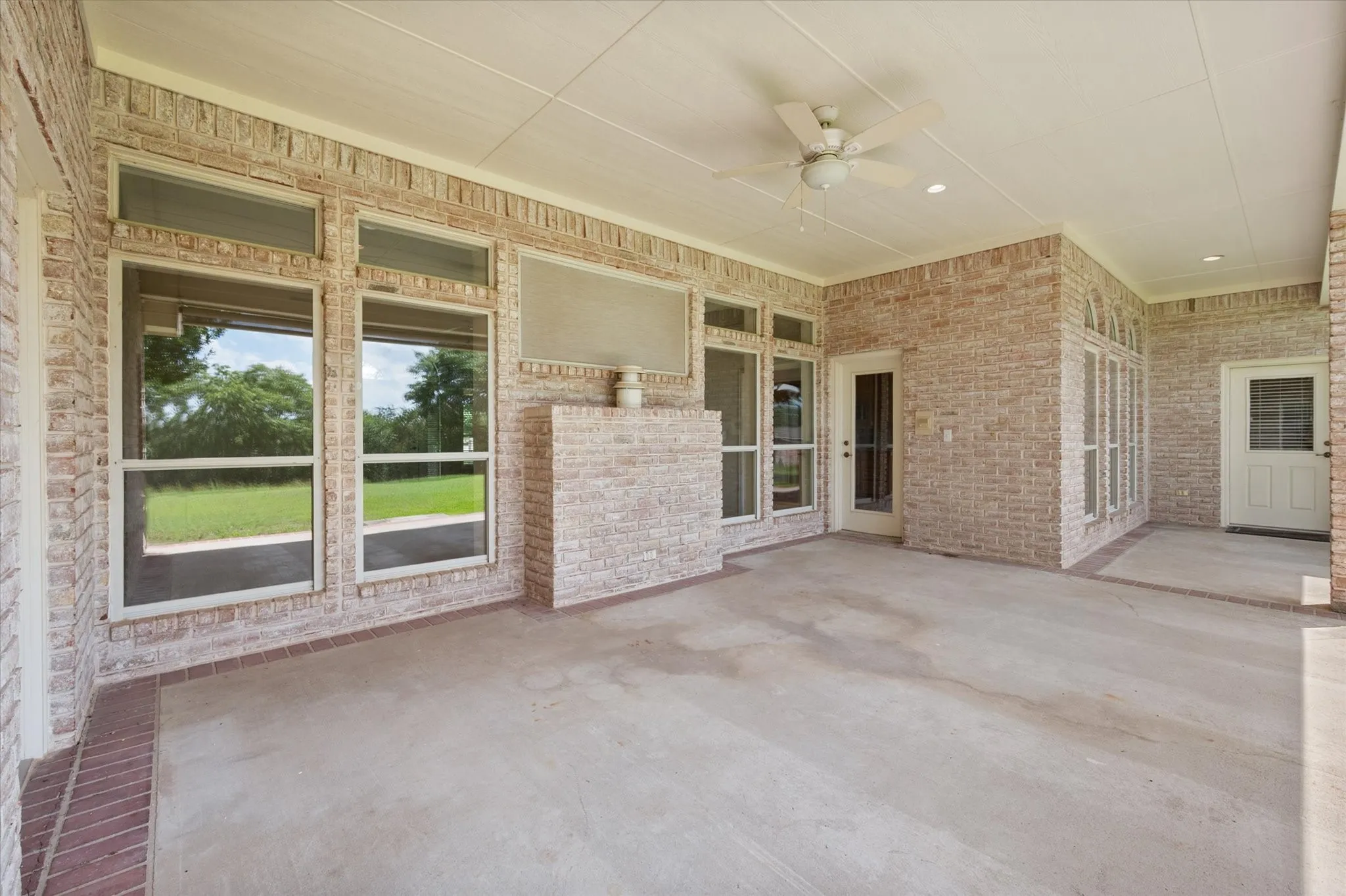Single Family Residence For Sale in Parker County , 128 Rim Rock Road, Aledo, Texas 76008, 4 Bedroom, 4 Bathroom, 4 Garage spaces, 3,733 Sqft, built in 1998, mls#21270028, Real Estate Agent in Aledo, Homes For Sale in Parker county, Homes For Sale in Aledo, Realtor in Aledo Texas, Real Estate Brokerage Independent Realty Texas, Luminita Cordes Realtor
