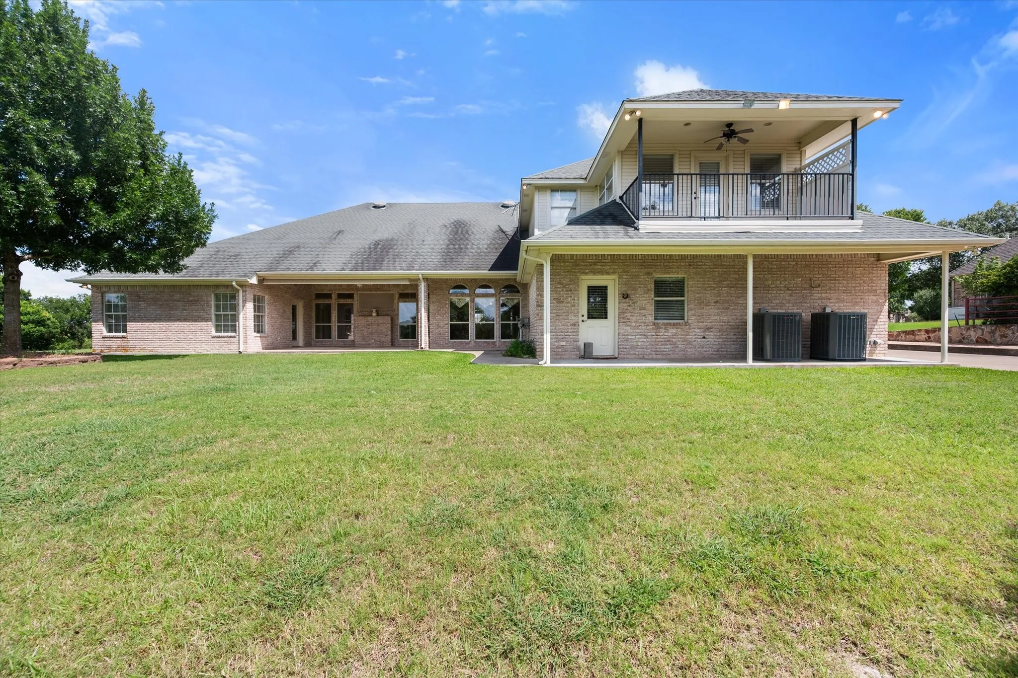 Single Family Residence For Sale in Parker County , 128 Rim Rock Road, Aledo, Texas 76008, 4 Bedroom, 4 Bathroom, 4 Garage spaces, 3,733 Sqft, built in 1998, mls#21270028, Real Estate Agent in Aledo, Homes For Sale in Parker county, Homes For Sale in Aledo, Realtor in Aledo Texas, Real Estate Brokerage Independent Realty Texas, Luminita Cordes Realtor