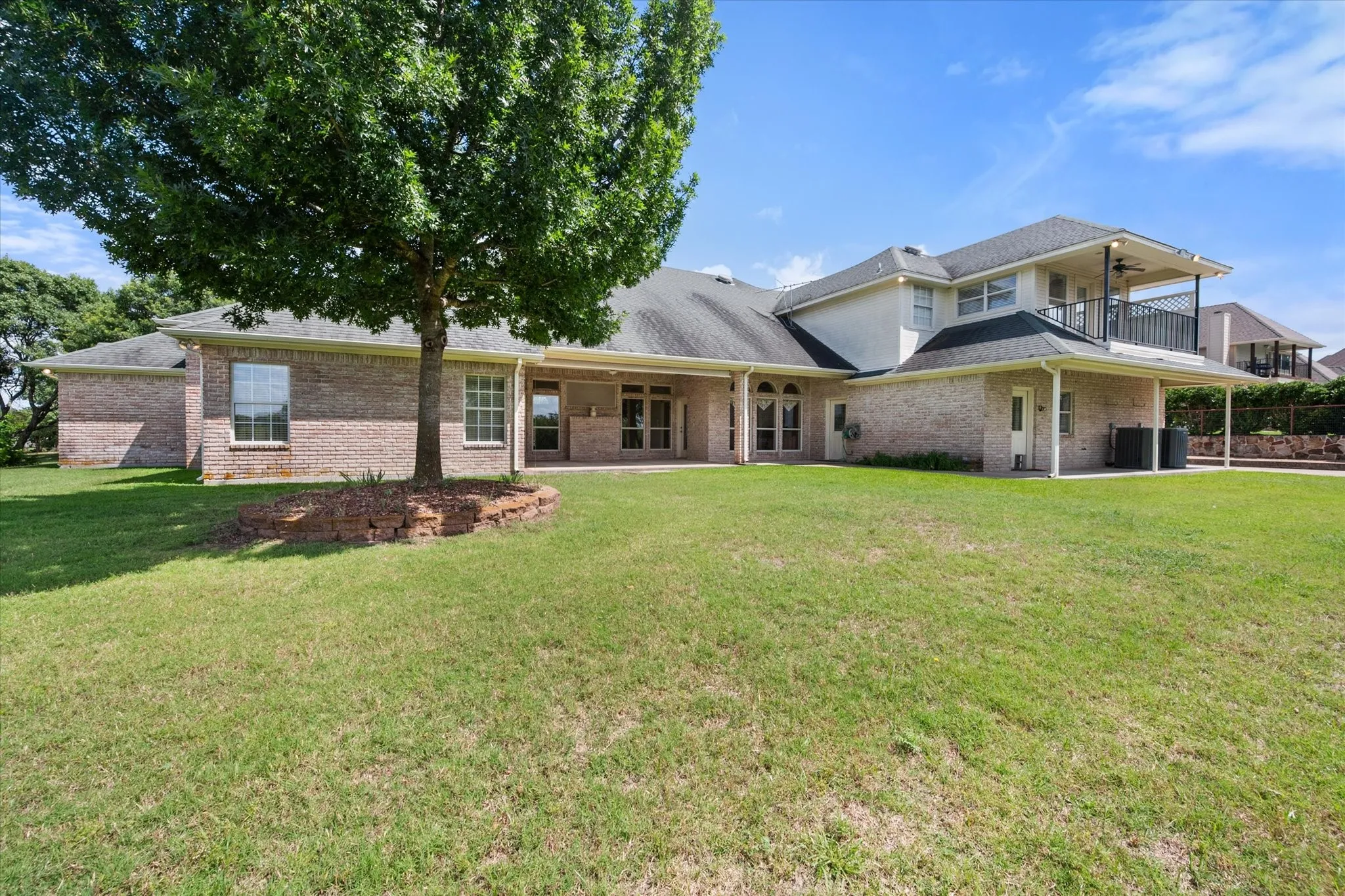 Single Family Residence For Sale in Parker County , 128 Rim Rock Road, Aledo, Texas 76008, 4 Bedroom, 4 Bathroom, 4 Garage spaces, 3,733 Sqft, built in 1998, mls#21270028, Real Estate Agent in Aledo, Homes For Sale in Parker county, Homes For Sale in Aledo, Realtor in Aledo Texas, Real Estate Brokerage Independent Realty Texas, Luminita Cordes Realtor