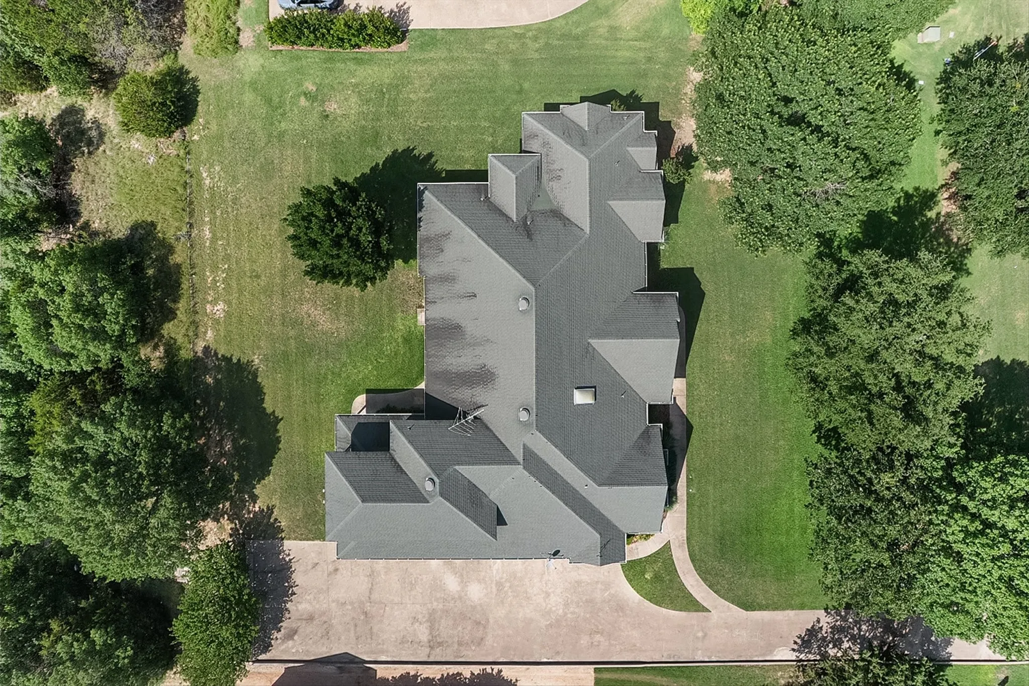 Single Family Residence For Sale in Parker County , 128 Rim Rock Road, Aledo, Texas 76008, 4 Bedroom, 4 Bathroom, 4 Garage spaces, 3,733 Sqft, built in 1998, mls#21270028, Real Estate Agent in Aledo, Homes For Sale in Parker county, Homes For Sale in Aledo, Realtor in Aledo Texas, Real Estate Brokerage Independent Realty Texas, Luminita Cordes Realtor