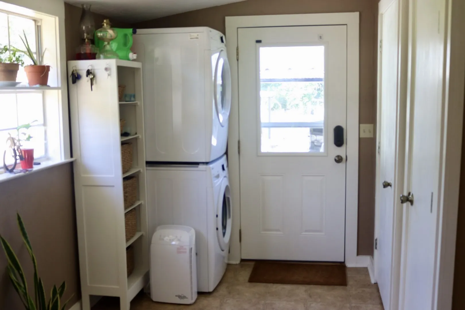 Single Family Residence For Sale in Fannin County , 387 County Road 2101, Ivanhoe, Texas 75447, 2 Bedroom, 1 Bathroom, Garage spaces, 1,336 Sqft, built in 1950, mls#21271147, Real Estate Agent in Ivanhoe, Homes For Sale in Fannin county, Homes For Sale in Ivanhoe, Realtor in Ivanhoe Texas, Real Estate Brokerage Independent Realty Texas, Luminita Cordes Realtor