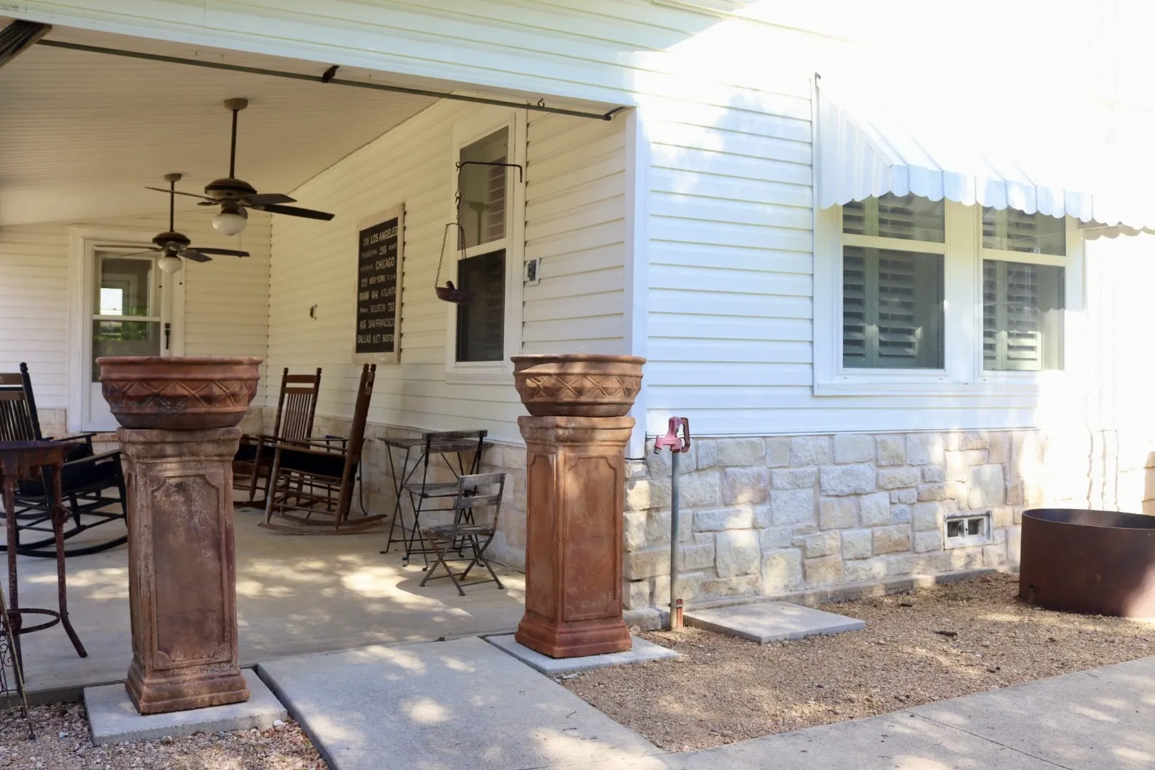 Single Family Residence For Sale in Fannin County , 387 County Road 2101, Ivanhoe, Texas 75447, 2 Bedroom, 1 Bathroom, Garage spaces, 1,336 Sqft, built in 1950, mls#21271147, Real Estate Agent in Ivanhoe, Homes For Sale in Fannin county, Homes For Sale in Ivanhoe, Realtor in Ivanhoe Texas, Real Estate Brokerage Independent Realty Texas, Luminita Cordes Realtor