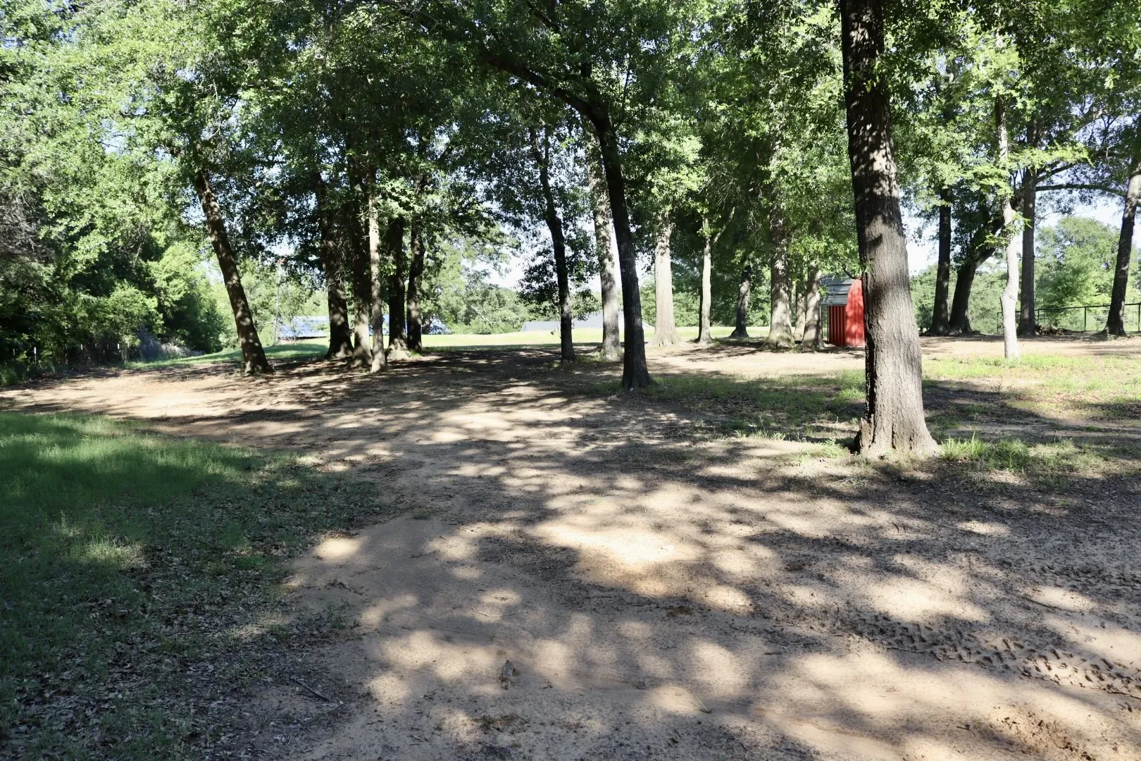 Single Family Residence For Sale in Fannin County , 387 County Road 2101, Ivanhoe, Texas 75447, 2 Bedroom, 1 Bathroom, Garage spaces, 1,336 Sqft, built in 1950, mls#21271147, Real Estate Agent in Ivanhoe, Homes For Sale in Fannin county, Homes For Sale in Ivanhoe, Realtor in Ivanhoe Texas, Real Estate Brokerage Independent Realty Texas, Luminita Cordes Realtor