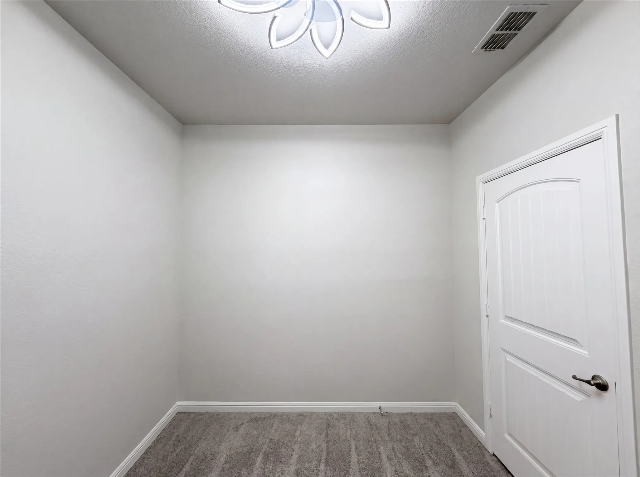 Single Family Residence For Sale in Denton County , 4312 Chicory Court, Denton, Texas 76210, 4 Bedroom, 2 Bathroom, 2 Garage spaces, 1,652 Sqft, built in 2018, mls#21271253, Real Estate Agent in Denton, Homes For Sale in Denton county, Homes For Sale in Denton, Realtor in Denton Texas, Real Estate Brokerage Independent Realty Texas, Luminita Cordes Realtor