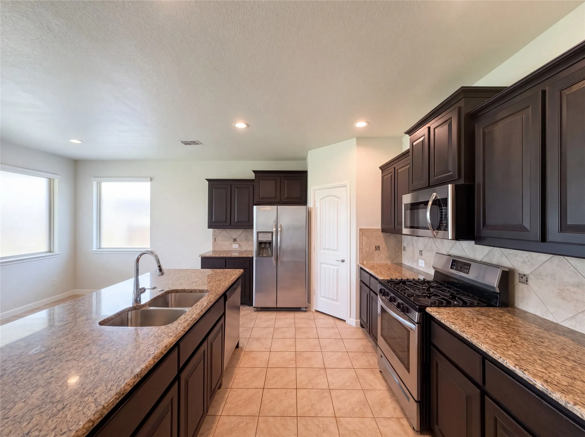 Single Family Residence For Sale in Denton County , 4312 Chicory Court, Denton, Texas 76210, 4 Bedroom, 2 Bathroom, 2 Garage spaces, 1,652 Sqft, built in 2018, mls#21271253, Real Estate Agent in Denton, Homes For Sale in Denton county, Homes For Sale in Denton, Realtor in Denton Texas, Real Estate Brokerage Independent Realty Texas, Luminita Cordes Realtor