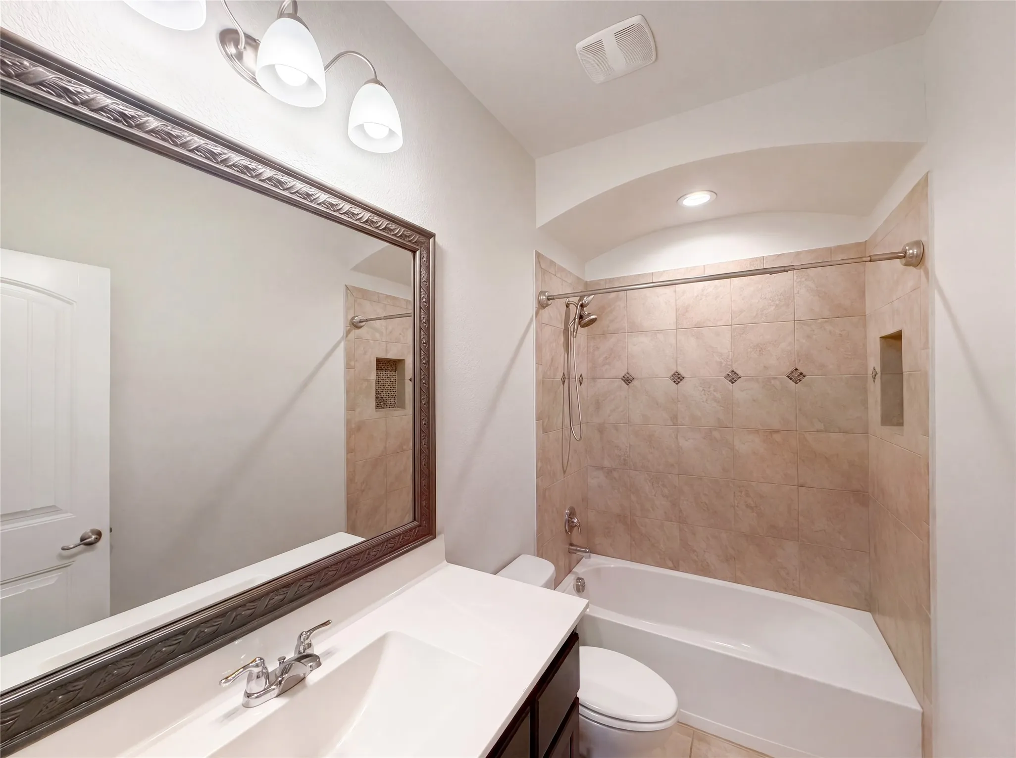 Single Family Residence For Sale in Denton County , 4312 Chicory Court, Denton, Texas 76210, 4 Bedroom, 2 Bathroom, 2 Garage spaces, 1,652 Sqft, built in 2018, mls#21271253, Real Estate Agent in Denton, Homes For Sale in Denton county, Homes For Sale in Denton, Realtor in Denton Texas, Real Estate Brokerage Independent Realty Texas, Luminita Cordes Realtor
