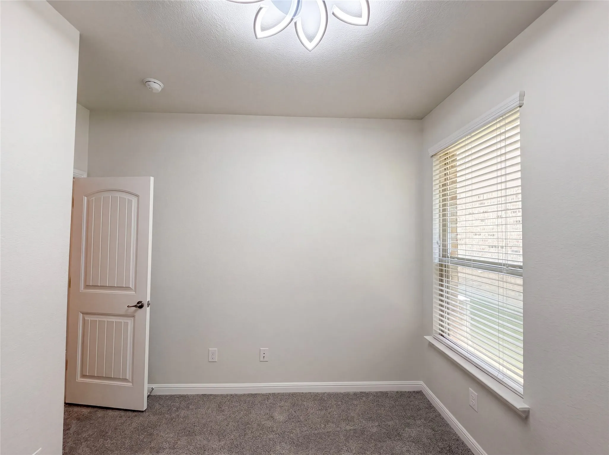 Single Family Residence For Sale in Denton County , 4312 Chicory Court, Denton, Texas 76210, 4 Bedroom, 2 Bathroom, 2 Garage spaces, 1,652 Sqft, built in 2018, mls#21271253, Real Estate Agent in Denton, Homes For Sale in Denton county, Homes For Sale in Denton, Realtor in Denton Texas, Real Estate Brokerage Independent Realty Texas, Luminita Cordes Realtor