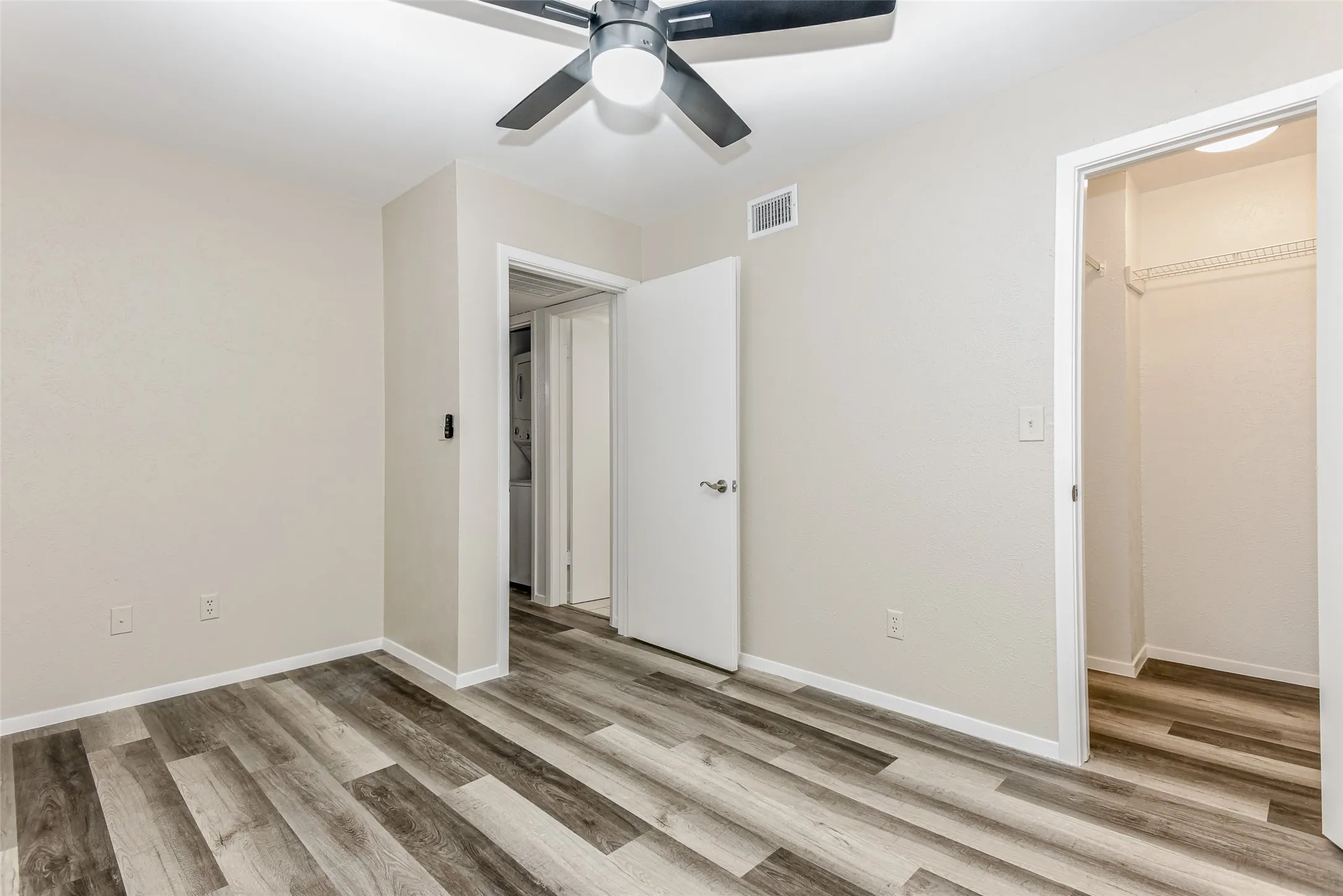 Condominium For Rent in Dallas County , 3022 Forest Lane 211, Dallas, Texas 75234, 1 Bedroom, 1 Bathroom, Garage spaces, 753 Sqft, built in 1982, mls#21271238, Real Estate Agent in Dallas, Homes For Rent in Dallas county, Homes For Rent in Dallas, Realtor in Dallas Texas, Real Estate Brokerage Independent Realty Texas, Luminita Cordes Realtor