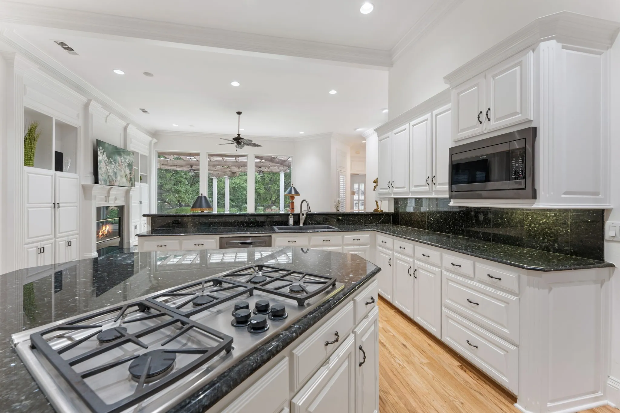 Single Family Residence For Sale in Denton County , 17 Woodcreek Lane, Frisco, Texas 75034, 3 Bedroom, 3 Bathroom, 2 Garage spaces, 3,176 Sqft, built in 1994, mls#21263101, Real Estate Agent in Frisco, Homes For Sale in Denton county, Homes For Sale in Frisco, Realtor in Frisco Texas, Real Estate Brokerage Independent Realty Texas, Luminita Cordes Realtor