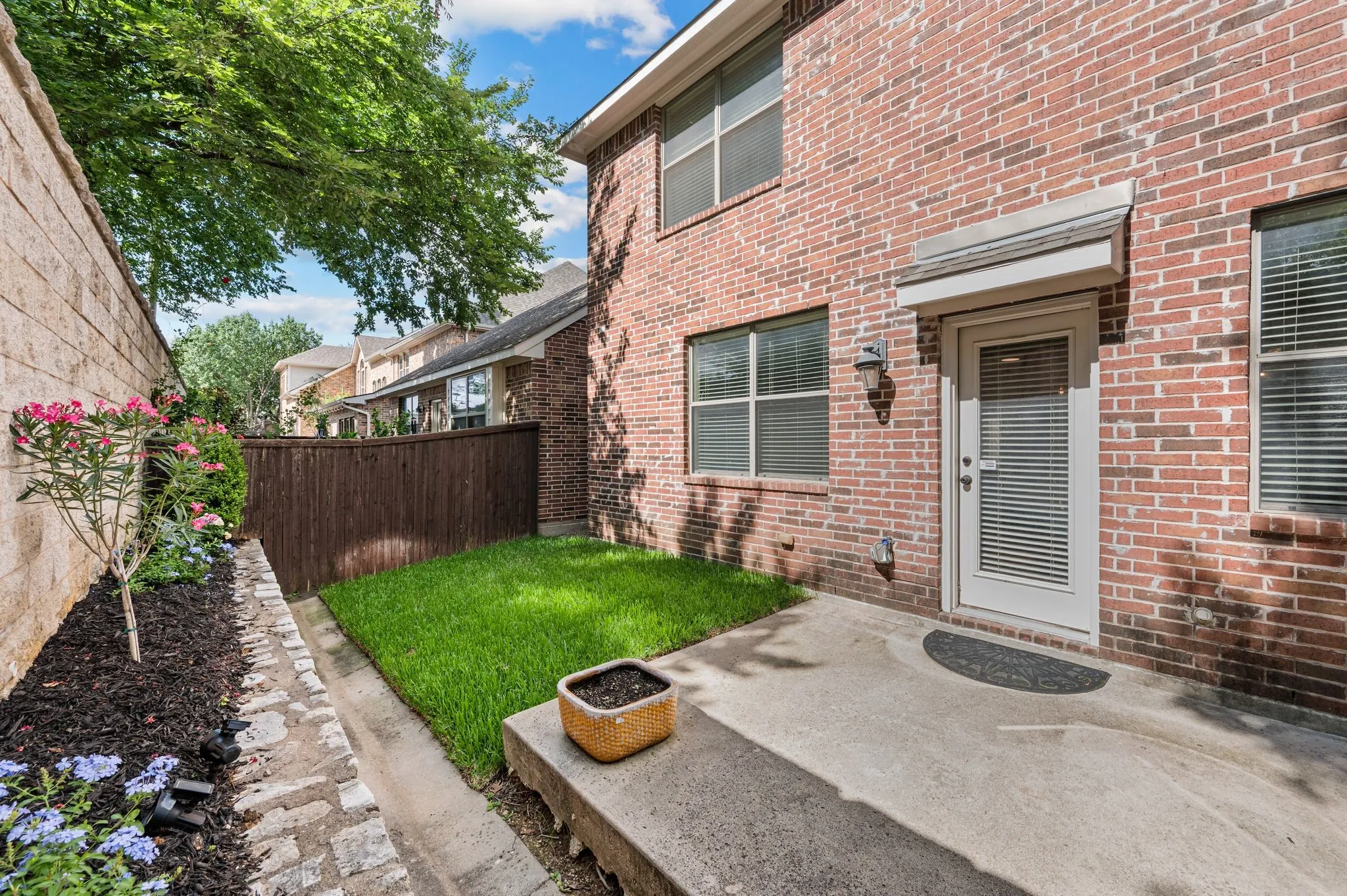 Single Family Residence For Sale in Tarrant County , 250 Churchill Loop, Grapevine, Texas 76051, 3 Bedroom, 3 Bathroom, 2 Garage spaces, 2,142 Sqft, built in 2010, mls#21268201, Real Estate Agent in Grapevine, Homes For Sale in Tarrant county, Homes For Sale in Grapevine, Realtor in Grapevine Texas, Real Estate Brokerage Independent Realty Texas, Luminita Cordes Realtor