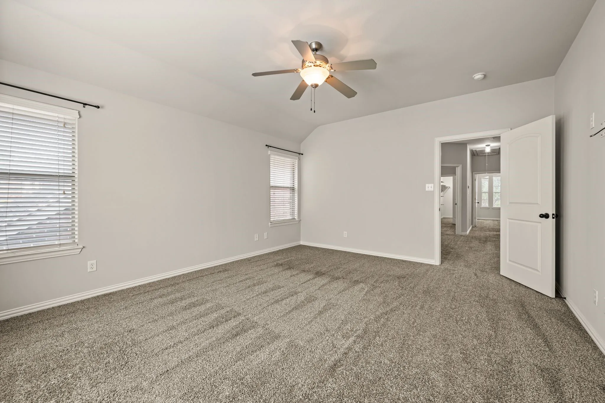 Single Family Residence For Sale in Tarrant County , 250 Churchill Loop, Grapevine, Texas 76051, 3 Bedroom, 3 Bathroom, 2 Garage spaces, 2,142 Sqft, built in 2010, mls#21268201, Real Estate Agent in Grapevine, Homes For Sale in Tarrant county, Homes For Sale in Grapevine, Realtor in Grapevine Texas, Real Estate Brokerage Independent Realty Texas, Luminita Cordes Realtor
