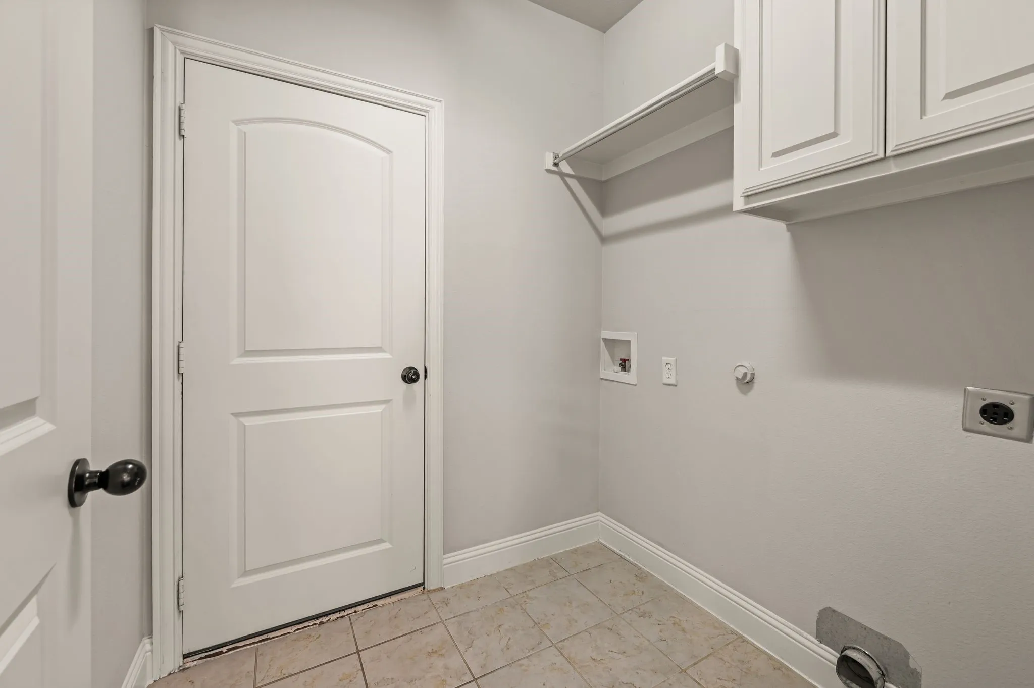 Single Family Residence For Sale in Tarrant County , 250 Churchill Loop, Grapevine, Texas 76051, 3 Bedroom, 3 Bathroom, 2 Garage spaces, 2,142 Sqft, built in 2010, mls#21268201, Real Estate Agent in Grapevine, Homes For Sale in Tarrant county, Homes For Sale in Grapevine, Realtor in Grapevine Texas, Real Estate Brokerage Independent Realty Texas, Luminita Cordes Realtor