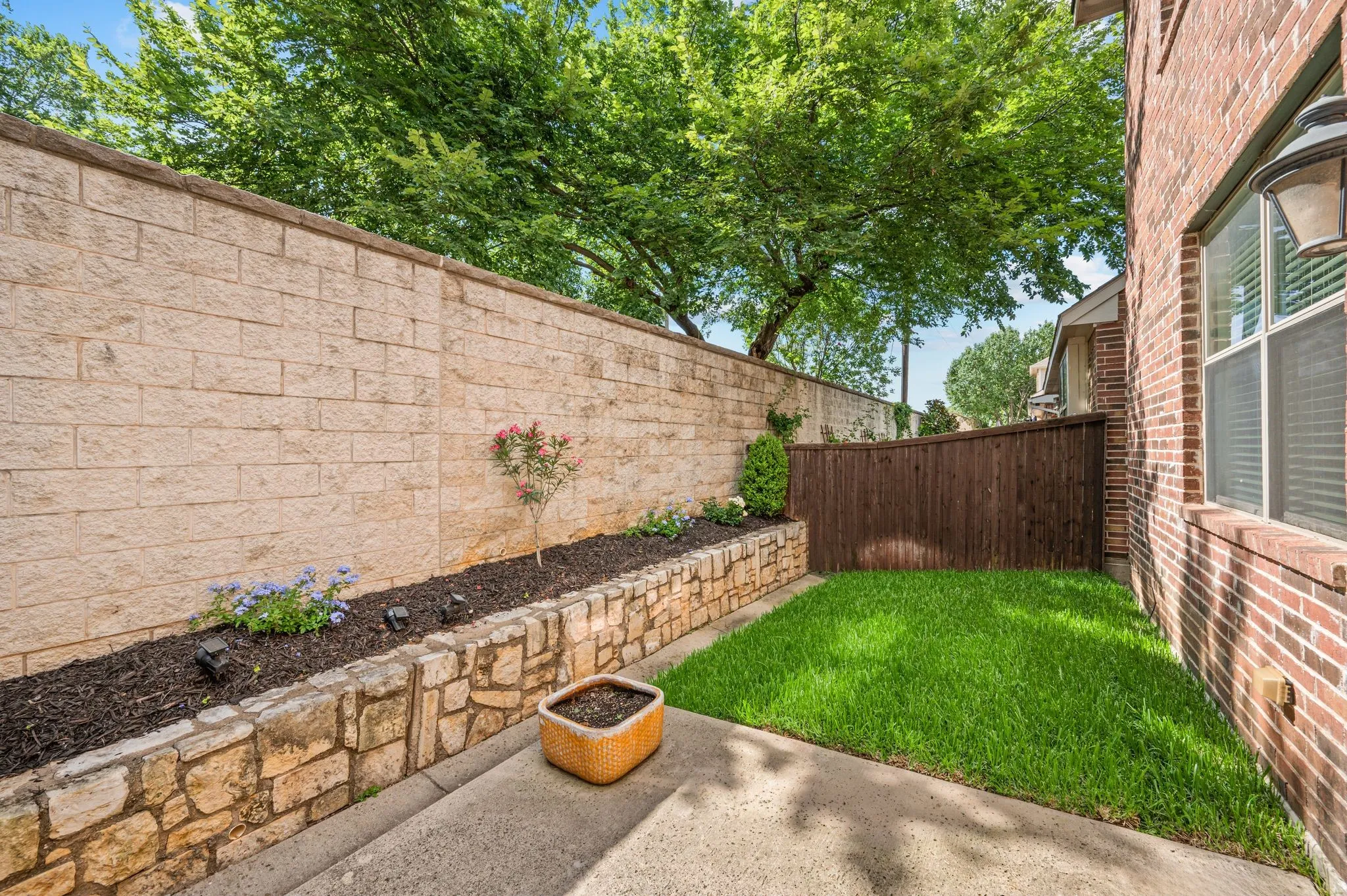 Single Family Residence For Sale in Tarrant County , 250 Churchill Loop, Grapevine, Texas 76051, 3 Bedroom, 3 Bathroom, 2 Garage spaces, 2,142 Sqft, built in 2010, mls#21268201, Real Estate Agent in Grapevine, Homes For Sale in Tarrant county, Homes For Sale in Grapevine, Realtor in Grapevine Texas, Real Estate Brokerage Independent Realty Texas, Luminita Cordes Realtor