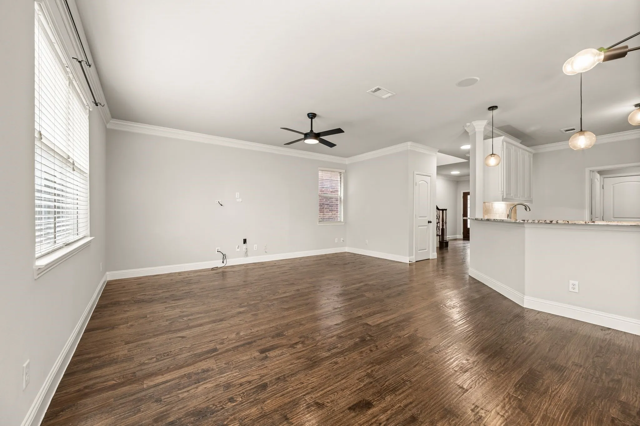 Single Family Residence For Sale in Tarrant County , 250 Churchill Loop, Grapevine, Texas 76051, 3 Bedroom, 3 Bathroom, 2 Garage spaces, 2,142 Sqft, built in 2010, mls#21268201, Real Estate Agent in Grapevine, Homes For Sale in Tarrant county, Homes For Sale in Grapevine, Realtor in Grapevine Texas, Real Estate Brokerage Independent Realty Texas, Luminita Cordes Realtor
