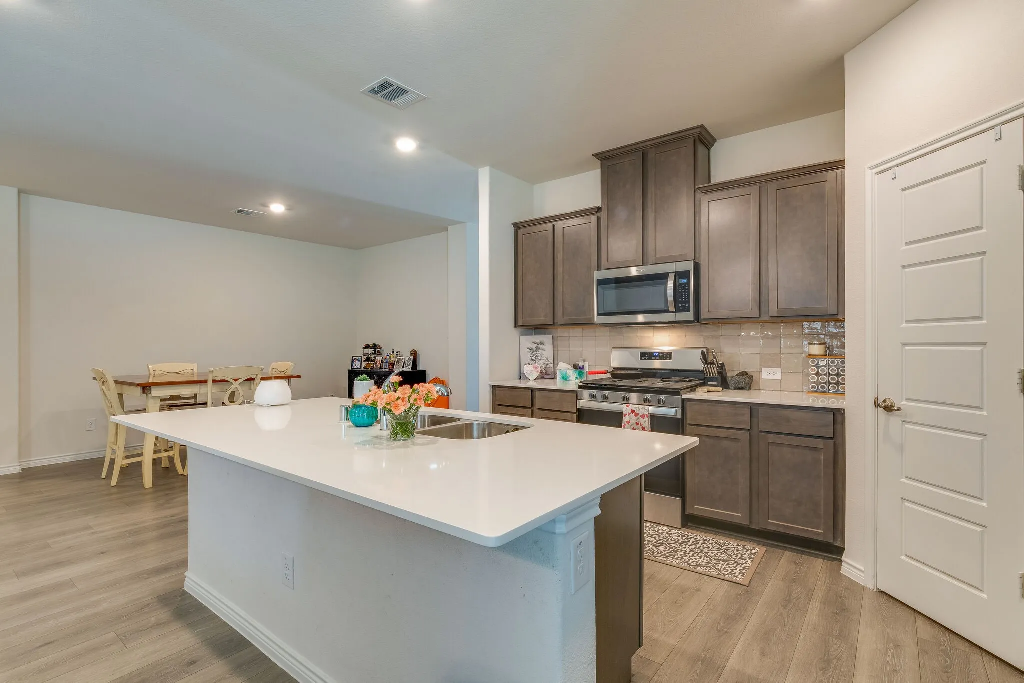 Single Family Residence For Sale in Collin County , 3204 Peacock Lane, Celina, Texas 75009, 4 Bedroom, 3 Bathroom, 2 Garage spaces, 2,089 Sqft, built in 2021, mls#21268855, Real Estate Agent in Celina, Homes For Sale in Collin county, Homes For Sale in Celina, Realtor in Celina Texas, Real Estate Brokerage Independent Realty Texas, Luminita Cordes Realtor