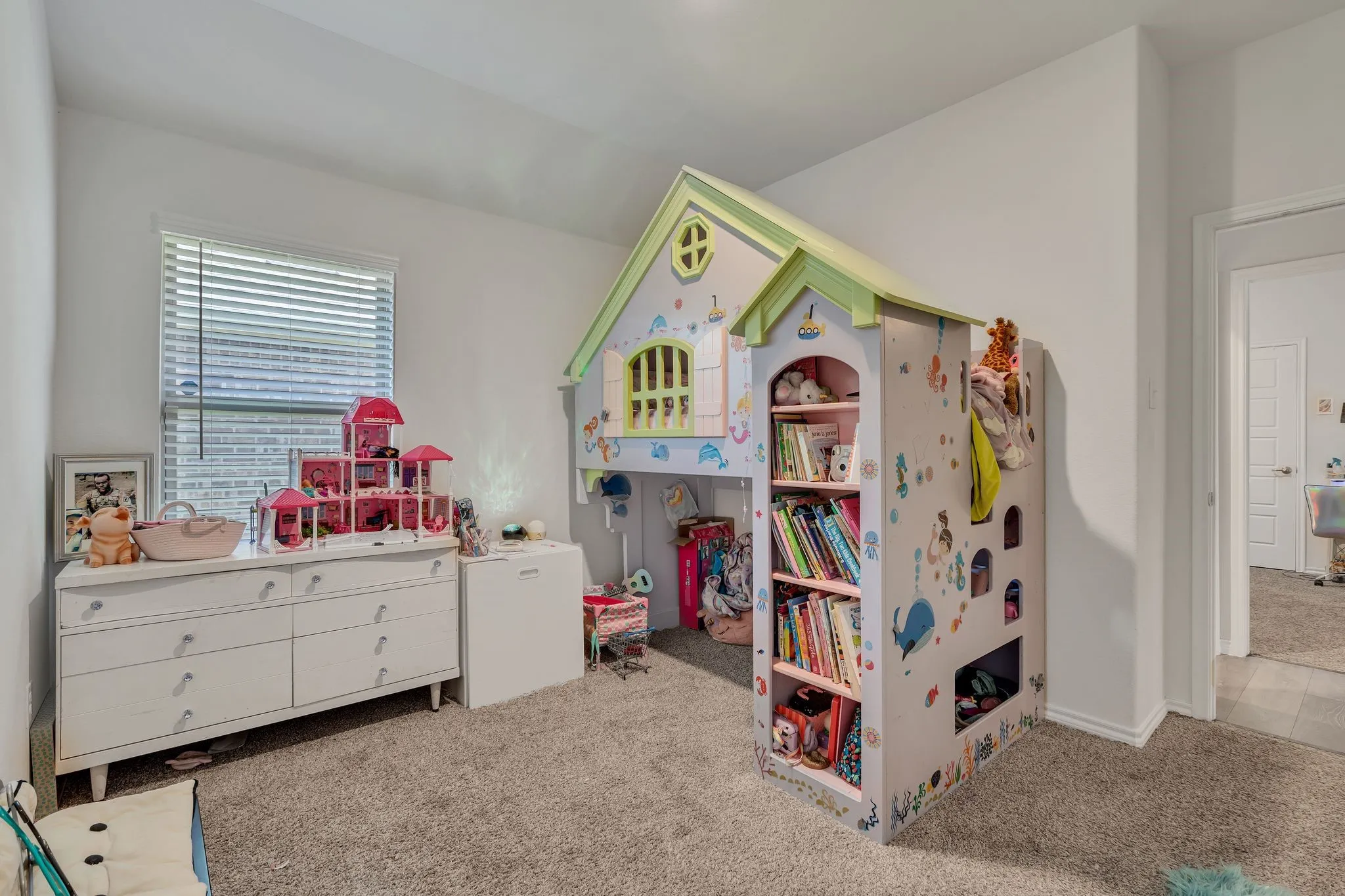 Single Family Residence For Sale in Collin County , 3204 Peacock Lane, Celina, Texas 75009, 4 Bedroom, 3 Bathroom, 2 Garage spaces, 2,089 Sqft, built in 2021, mls#21268855, Real Estate Agent in Celina, Homes For Sale in Collin county, Homes For Sale in Celina, Realtor in Celina Texas, Real Estate Brokerage Independent Realty Texas, Luminita Cordes Realtor