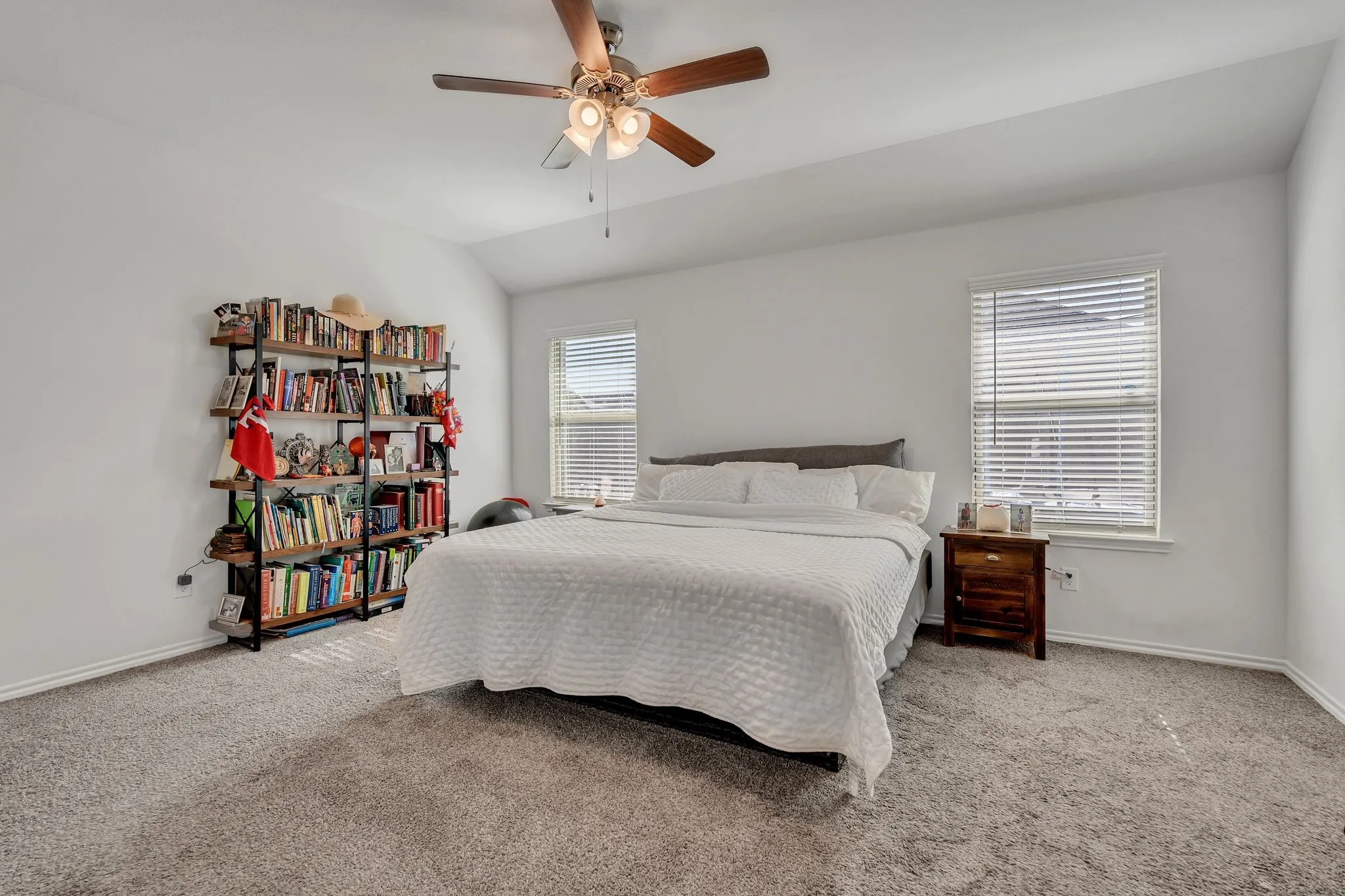 Single Family Residence For Sale in Collin County , 3204 Peacock Lane, Celina, Texas 75009, 4 Bedroom, 3 Bathroom, 2 Garage spaces, 2,089 Sqft, built in 2021, mls#21268855, Real Estate Agent in Celina, Homes For Sale in Collin county, Homes For Sale in Celina, Realtor in Celina Texas, Real Estate Brokerage Independent Realty Texas, Luminita Cordes Realtor