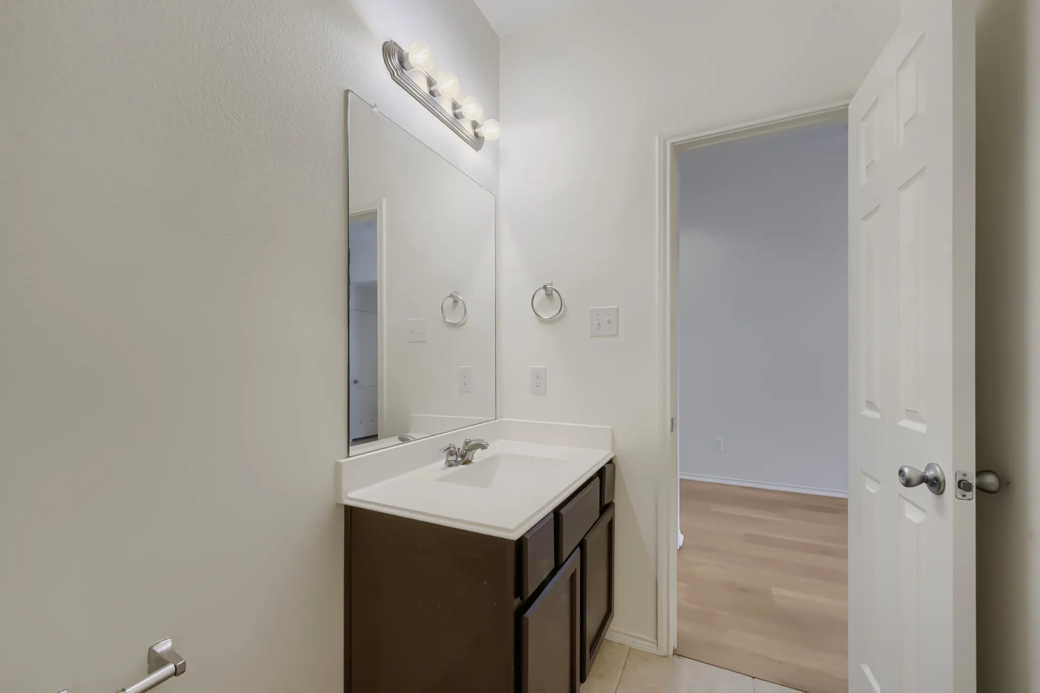 Single Family Residence For Sale in Denton County , 1736 Shoebill Drive, Little Elm, Texas 75068, 3 Bedroom, 2 Bathroom, 2 Garage spaces, 1,602 Sqft, built in 2014, mls#21189013, Real Estate Agent in Little Elm, Homes For Sale in Denton county, Homes For Sale in Little Elm, Realtor in Little Elm Texas, Real Estate Brokerage Independent Realty Texas, Luminita Cordes Realtor