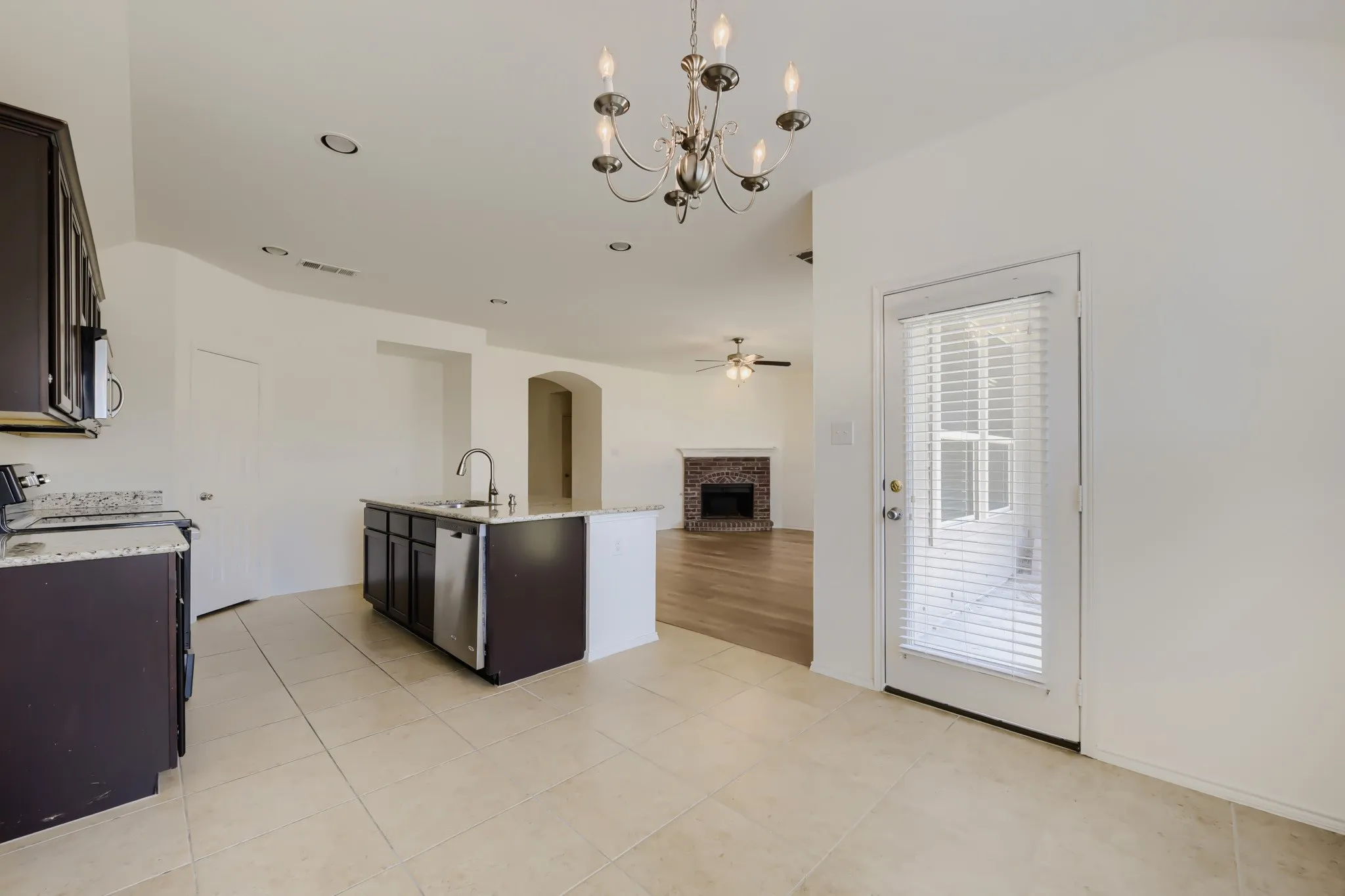 Single Family Residence For Sale in Denton County , 1736 Shoebill Drive, Little Elm, Texas 75068, 3 Bedroom, 2 Bathroom, 2 Garage spaces, 1,602 Sqft, built in 2014, mls#21189013, Real Estate Agent in Little Elm, Homes For Sale in Denton county, Homes For Sale in Little Elm, Realtor in Little Elm Texas, Real Estate Brokerage Independent Realty Texas, Luminita Cordes Realtor
