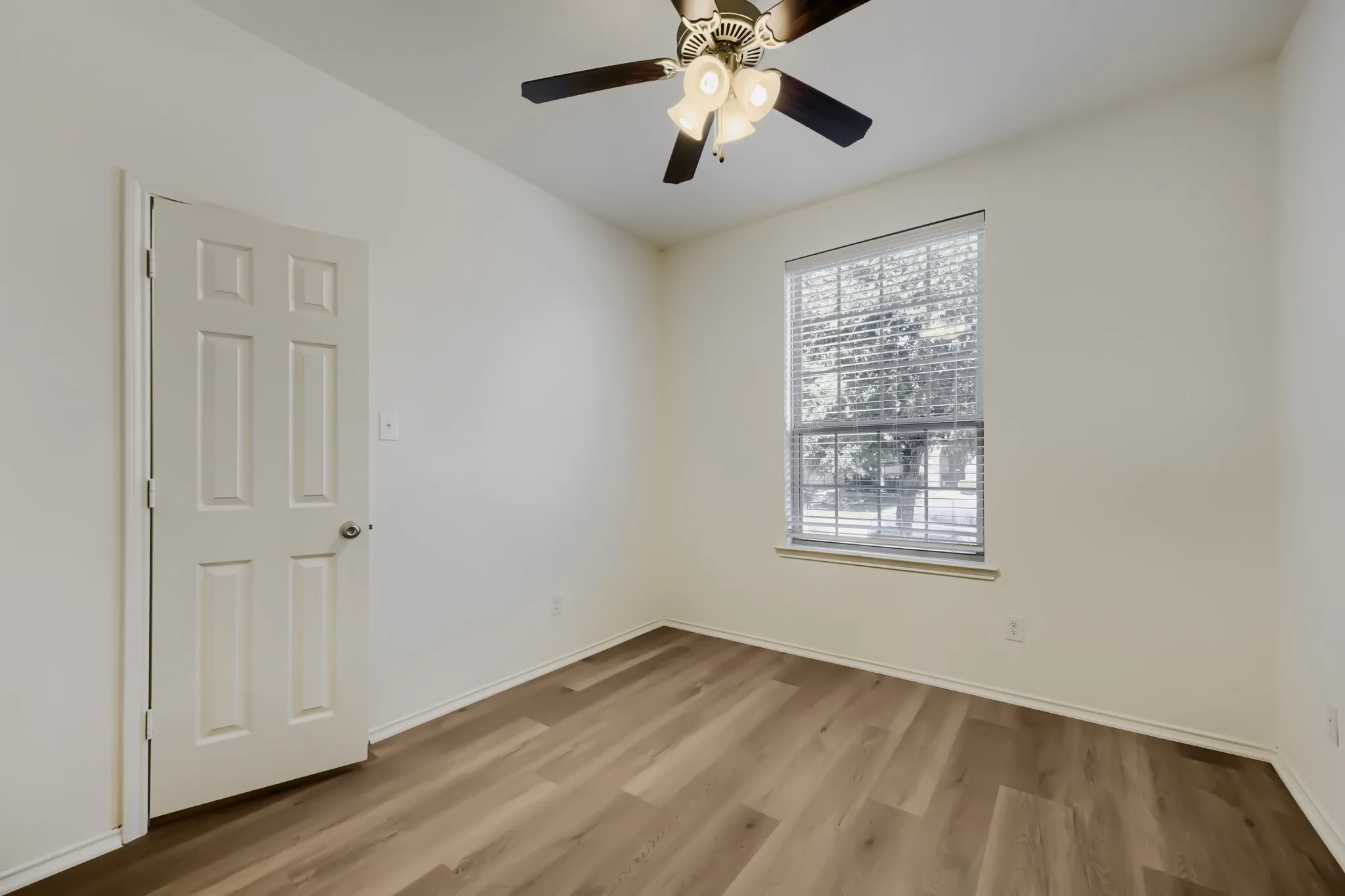 Single Family Residence For Sale in Denton County , 1736 Shoebill Drive, Little Elm, Texas 75068, 3 Bedroom, 2 Bathroom, 2 Garage spaces, 1,602 Sqft, built in 2014, mls#21189013, Real Estate Agent in Little Elm, Homes For Sale in Denton county, Homes For Sale in Little Elm, Realtor in Little Elm Texas, Real Estate Brokerage Independent Realty Texas, Luminita Cordes Realtor