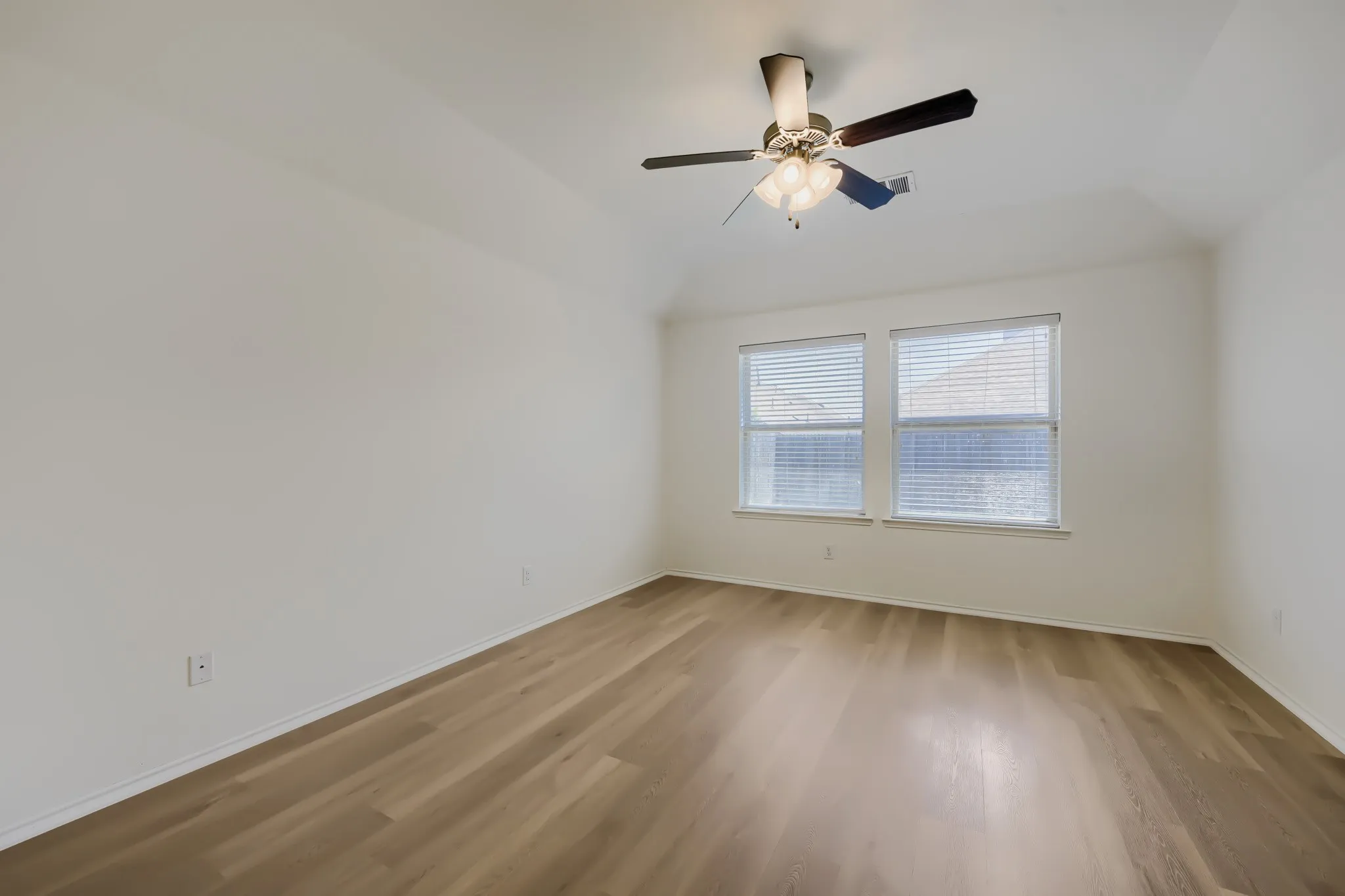 Single Family Residence For Sale in Denton County , 1736 Shoebill Drive, Little Elm, Texas 75068, 3 Bedroom, 2 Bathroom, 2 Garage spaces, 1,602 Sqft, built in 2014, mls#21189013, Real Estate Agent in Little Elm, Homes For Sale in Denton county, Homes For Sale in Little Elm, Realtor in Little Elm Texas, Real Estate Brokerage Independent Realty Texas, Luminita Cordes Realtor