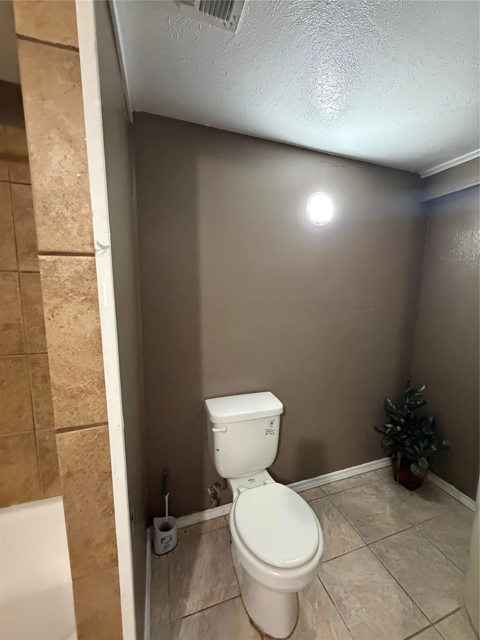 Single Family Residence For Rent in Dallas County , 2436 Lockhart Avenue, Dallas, Texas 75228, 1 Bedroom, 1 Bathroom, Garage spaces, 1,338 Sqft, built in 1960, mls#21271195, Real Estate Agent in Dallas, Homes For Rent in Dallas county, Homes For Rent in Dallas, Realtor in Dallas Texas, Real Estate Brokerage Independent Realty Texas, Luminita Cordes Realtor