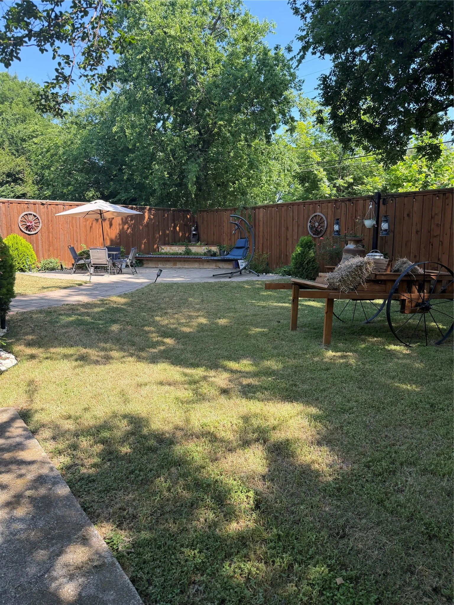 Single Family Residence For Rent in Dallas County , 2436 Lockhart Avenue, Dallas, Texas 75228, 1 Bedroom, 1 Bathroom, Garage spaces, 1,338 Sqft, built in 1960, mls#21271195, Real Estate Agent in Dallas, Homes For Rent in Dallas county, Homes For Rent in Dallas, Realtor in Dallas Texas, Real Estate Brokerage Independent Realty Texas, Luminita Cordes Realtor