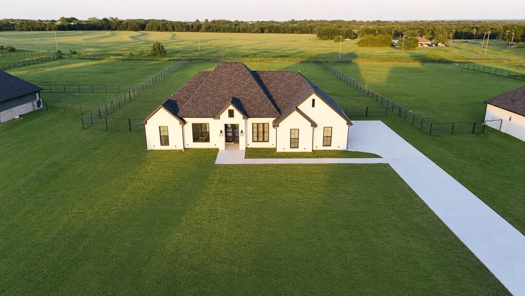 Single Family Residence For Sale in Grayson County , 1485 Dixie Estates Way, Whitesboro, Texas 76273, 3 Bedroom, 2 Bathroom, 2 Garage spaces, 2,321 Sqft, built in 2024, mls#21267283, Real Estate Agent in Whitesboro, Homes For Sale in Grayson county, Homes For Sale in Whitesboro, Realtor in Whitesboro Texas, Real Estate Brokerage Independent Realty Texas, Luminita Cordes Realtor