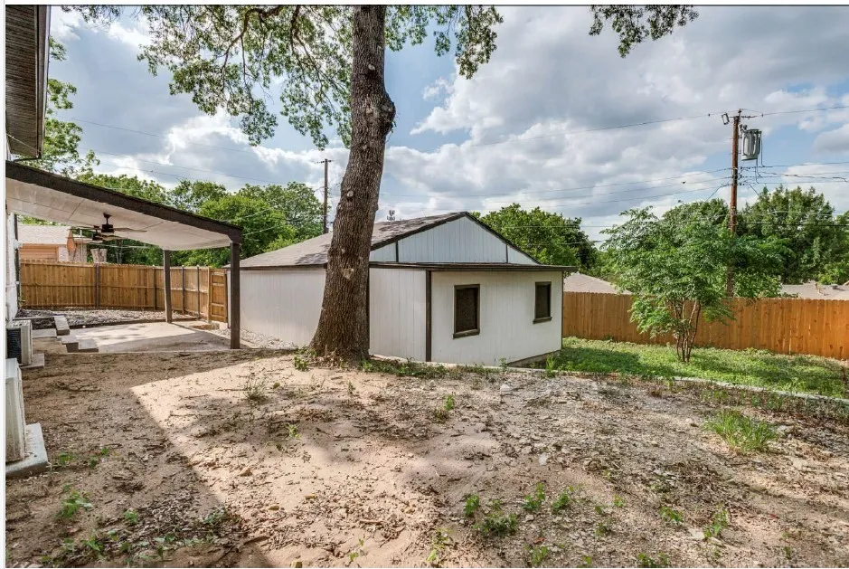 Single Family Residence For Sale in Dallas County , 1409 Autumn Leaves Trail, Dallas, Texas 75241, 4 Bedroom, 3 Bathroom, 2 Garage spaces, 2,474 Sqft, built in 1957, mls#21271080, Real Estate Agent in Dallas, Homes For Sale in Dallas county, Homes For Sale in Dallas, Realtor in Dallas Texas, Real Estate Brokerage Independent Realty Texas, Luminita Cordes Realtor