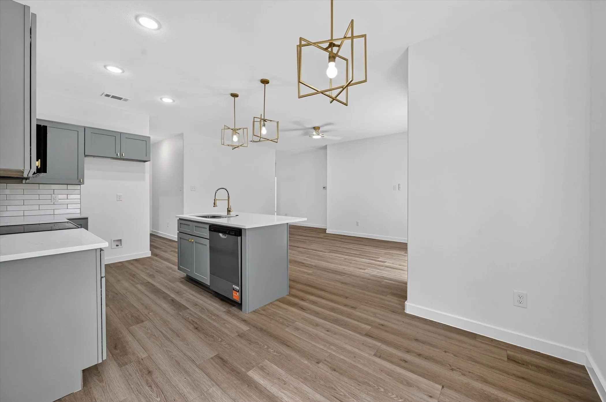 Single Family Residence For Sale in Tarrant County , 1708 Talton Avenue, Fort Worth, Texas 76104, 3 Bedroom, 2 Bathroom, 2 Garage spaces, 1,325 Sqft, built in 2026, mls#21271092, Real Estate Agent in Fort Worth, Homes For Sale in Tarrant county, Homes For Sale in Fort Worth, Realtor in Fort Worth Texas, Real Estate Brokerage Independent Realty Texas, Luminita Cordes Realtor