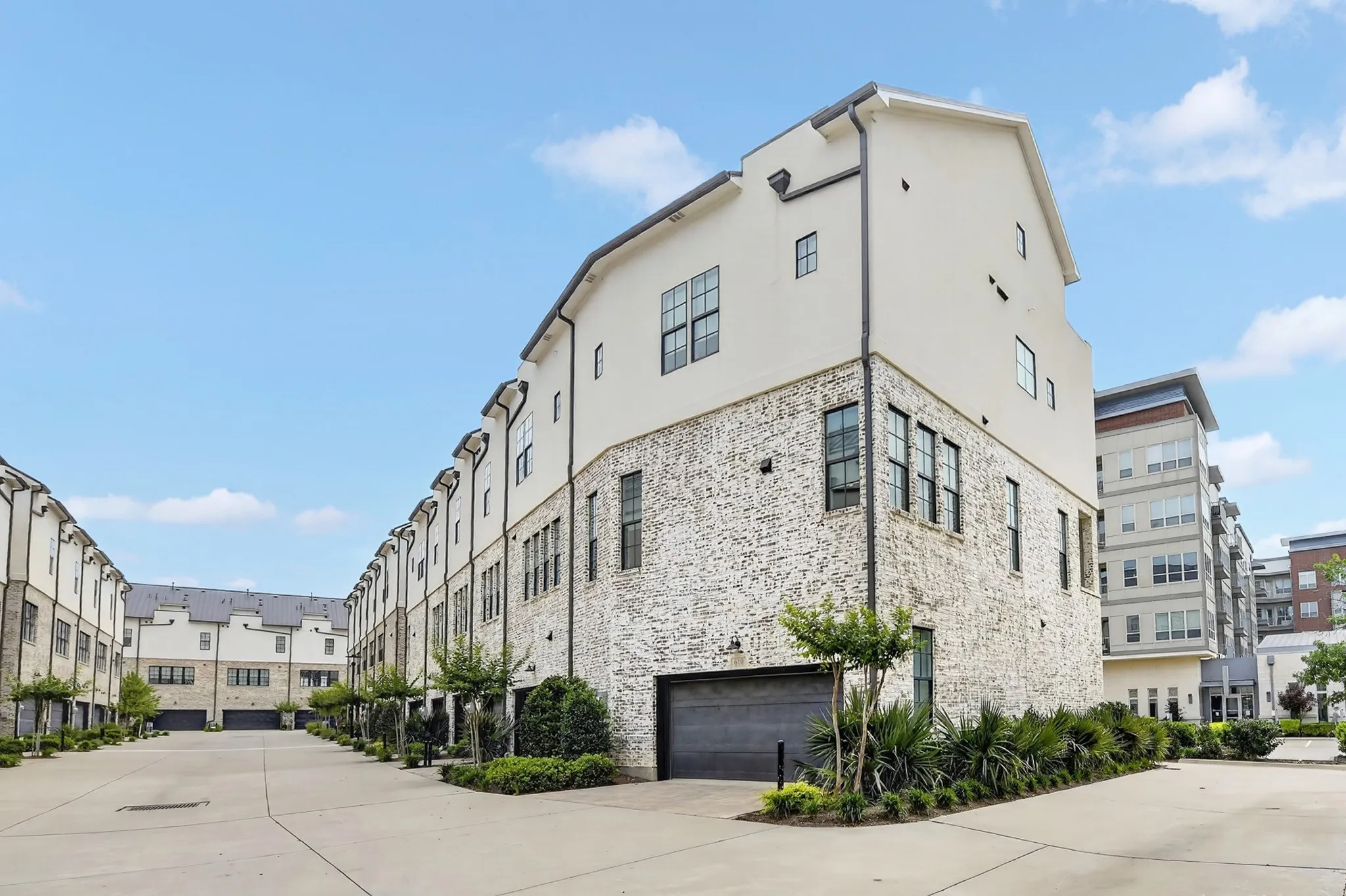 Townhouse For Sale in Dallas County , 610 Dalton Lane, Irving, Texas 75039, 3 Bedroom, 4 Bathroom, 2 Garage spaces, 2,403 Sqft, built in 2019, mls#21264234, Real Estate Agent in Irving, Homes For Sale in Dallas county, Homes For Sale in Irving, Realtor in Irving Texas, Real Estate Brokerage Independent Realty Texas, Luminita Cordes Realtor