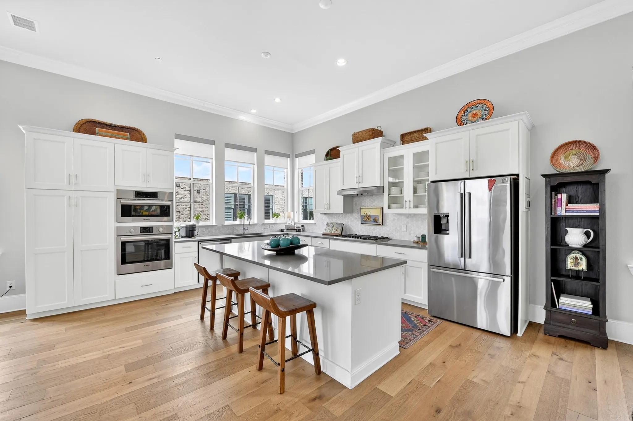 Townhouse For Sale in Dallas County , 610 Dalton Lane, Irving, Texas 75039, 3 Bedroom, 4 Bathroom, 2 Garage spaces, 2,403 Sqft, built in 2019, mls#21264234, Real Estate Agent in Irving, Homes For Sale in Dallas county, Homes For Sale in Irving, Realtor in Irving Texas, Real Estate Brokerage Independent Realty Texas, Luminita Cordes Realtor