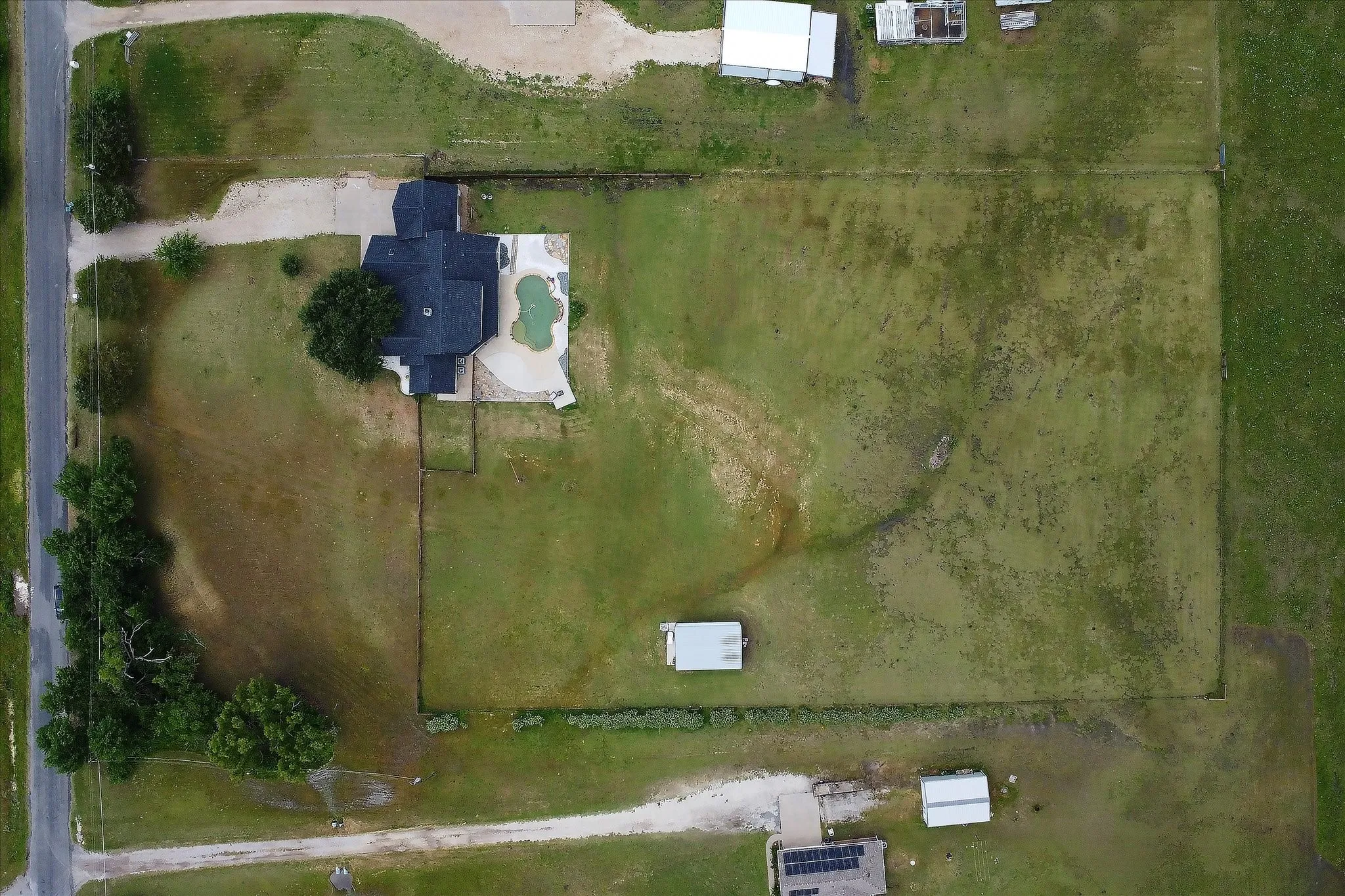 Single Family Residence For Sale in Grayson County , 1081 Schneider Road, Howe, Texas 75459, 5 Bedroom, 3 Bathroom, 2 Garage spaces, 4,509 Sqft, built in 2000, mls#21270155, Real Estate Agent in Howe, Homes For Sale in Grayson county, Homes For Sale in Howe, Realtor in Howe Texas, Real Estate Brokerage Independent Realty Texas, Luminita Cordes Realtor
