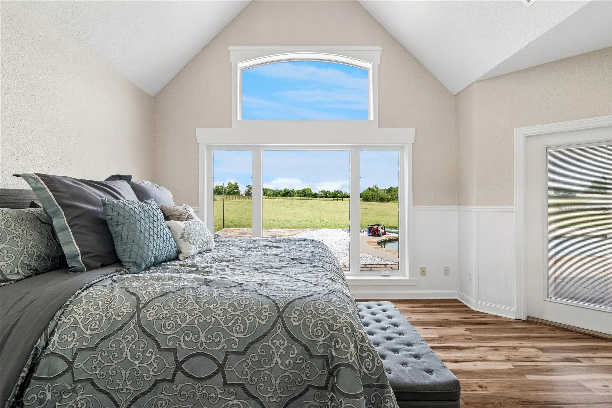 Single Family Residence For Sale in Grayson County , 1081 Schneider Road, Howe, Texas 75459, 5 Bedroom, 3 Bathroom, 2 Garage spaces, 4,509 Sqft, built in 2000, mls#21270155, Real Estate Agent in Howe, Homes For Sale in Grayson county, Homes For Sale in Howe, Realtor in Howe Texas, Real Estate Brokerage Independent Realty Texas, Luminita Cordes Realtor
