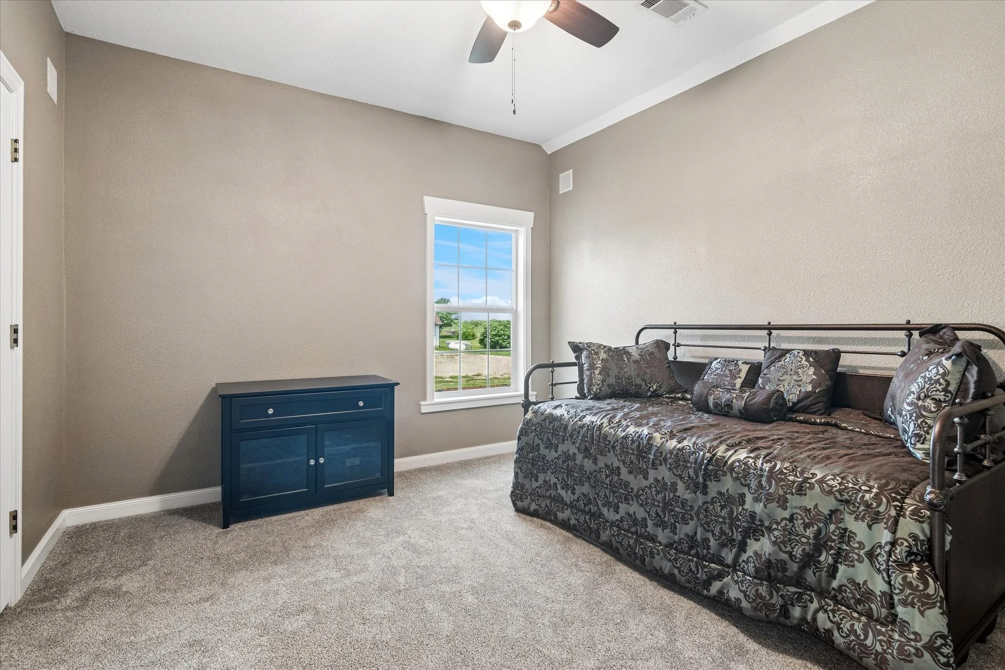 Single Family Residence For Sale in Grayson County , 1081 Schneider Road, Howe, Texas 75459, 5 Bedroom, 3 Bathroom, 2 Garage spaces, 4,509 Sqft, built in 2000, mls#21270155, Real Estate Agent in Howe, Homes For Sale in Grayson county, Homes For Sale in Howe, Realtor in Howe Texas, Real Estate Brokerage Independent Realty Texas, Luminita Cordes Realtor
