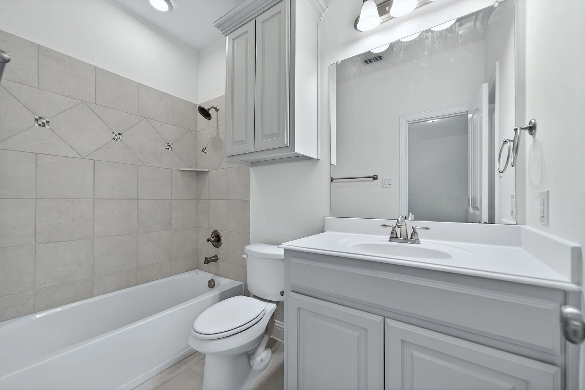 Single Family Residence For Sale in Rockwall County , 922 Amber Knoll Drive, Rockwall, Texas 75087, 4 Bedroom, 5 Bathroom, 3 Garage spaces, 3,654 Sqft, built in 2016, mls#21271222, Real Estate Agent in Rockwall, Homes For Sale in Rockwall county, Homes For Sale in Rockwall, Realtor in Rockwall Texas, Real Estate Brokerage Independent Realty Texas, Luminita Cordes Realtor