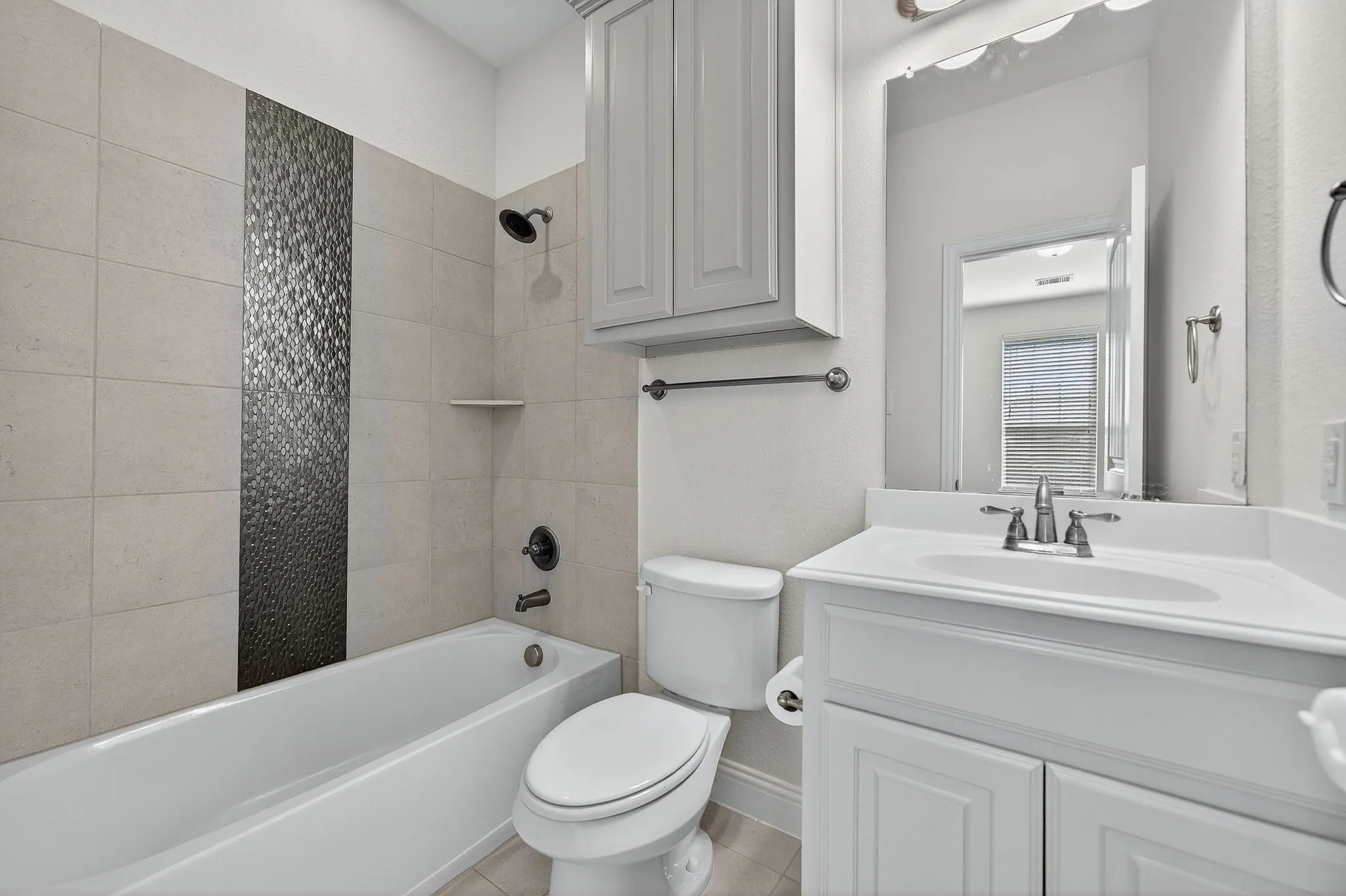 Single Family Residence For Sale in Rockwall County , 922 Amber Knoll Drive, Rockwall, Texas 75087, 4 Bedroom, 5 Bathroom, 3 Garage spaces, 3,654 Sqft, built in 2016, mls#21271222, Real Estate Agent in Rockwall, Homes For Sale in Rockwall county, Homes For Sale in Rockwall, Realtor in Rockwall Texas, Real Estate Brokerage Independent Realty Texas, Luminita Cordes Realtor