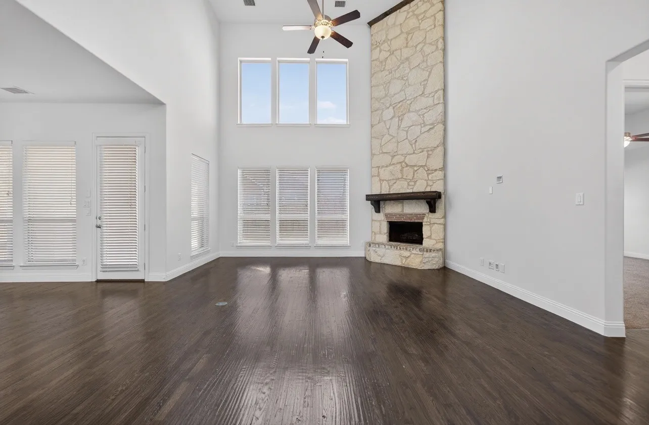Single Family Residence For Sale in Rockwall County , 922 Amber Knoll Drive, Rockwall, Texas 75087, 4 Bedroom, 5 Bathroom, 3 Garage spaces, 3,654 Sqft, built in 2016, mls#21271222, Real Estate Agent in Rockwall, Homes For Sale in Rockwall county, Homes For Sale in Rockwall, Realtor in Rockwall Texas, Real Estate Brokerage Independent Realty Texas, Luminita Cordes Realtor