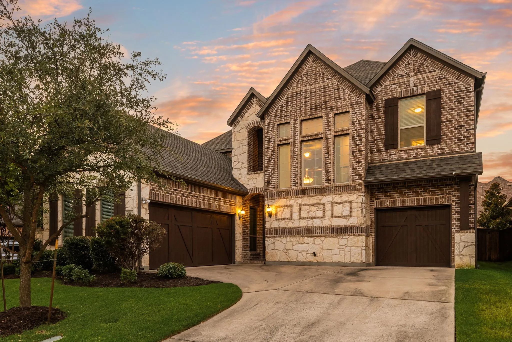 Single Family Residence For Sale in Rockwall County , 922 Amber Knoll Drive, Rockwall, Texas 75087, 4 Bedroom, 5 Bathroom, 3 Garage spaces, 3,654 Sqft, built in 2016, mls#21271222, Real Estate Agent in Rockwall, Homes For Sale in Rockwall county, Homes For Sale in Rockwall, Realtor in Rockwall Texas, Real Estate Brokerage Independent Realty Texas, Luminita Cordes Realtor