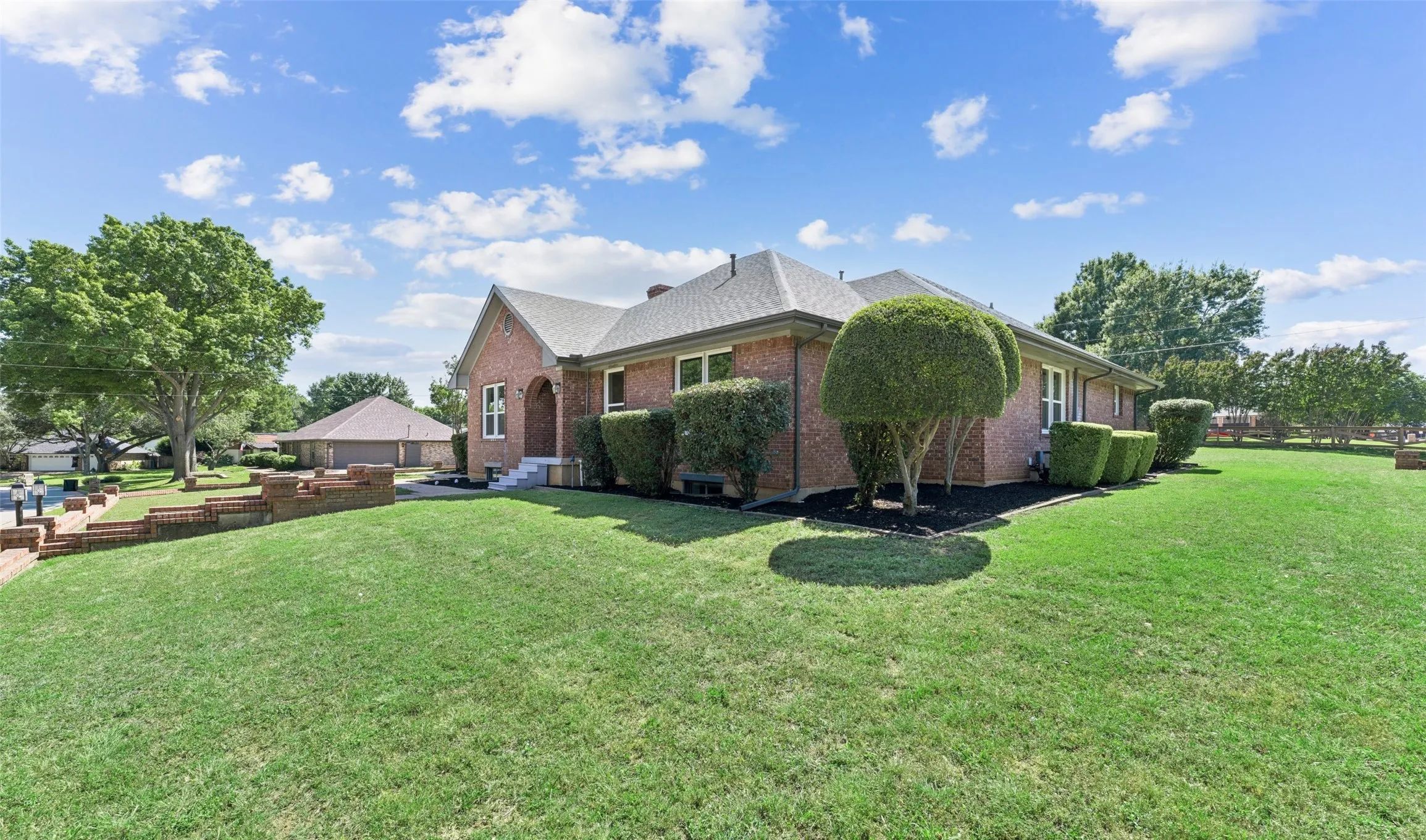 Huge yard!