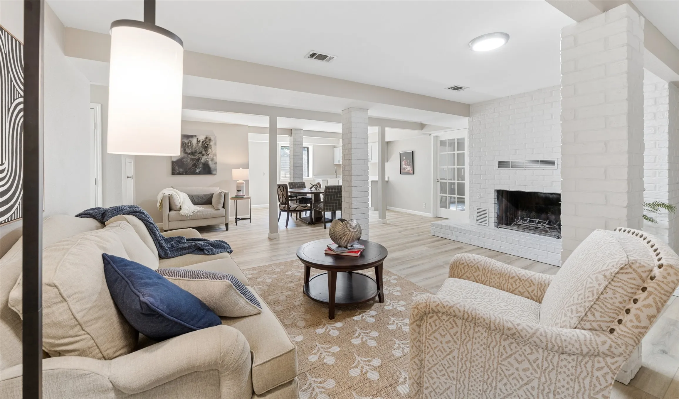 Single Family Residence For Sale in Tarrant County , 1315 Hardage Lane, Colleyville, Texas 76034, 5 Bedroom, 3 Bathroom, 2 Garage spaces, 4,107 Sqft, built in 1986, mls#21263072, Real Estate Agent in Colleyville, Homes For Sale in Tarrant county, Homes For Sale in Colleyville, Realtor in Colleyville Texas, Real Estate Brokerage Independent Realty Texas, Luminita Cordes Realtor